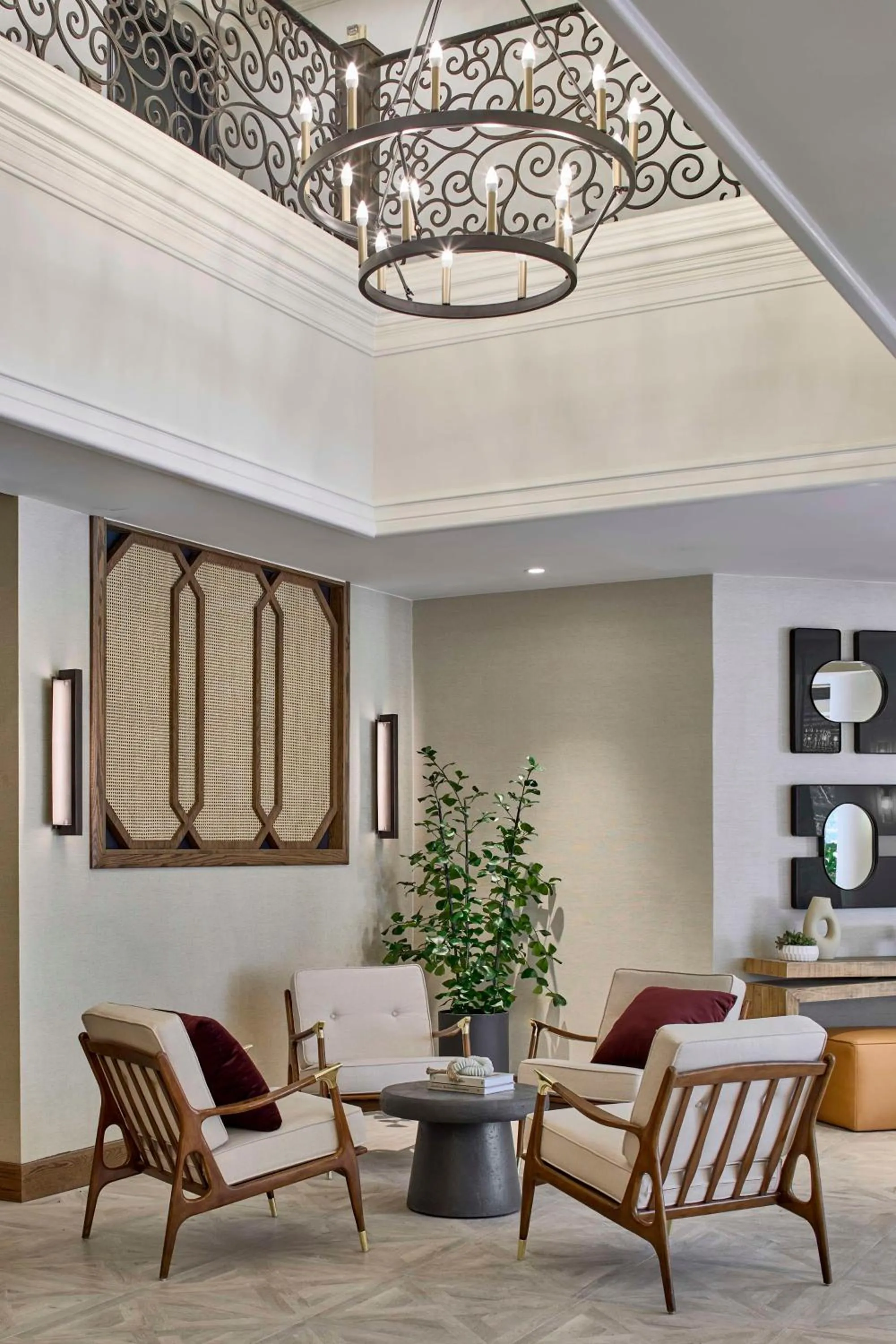 Lobby or reception in Bellasera Hotel & Suites Paso Robles, Tapestry by Hilton