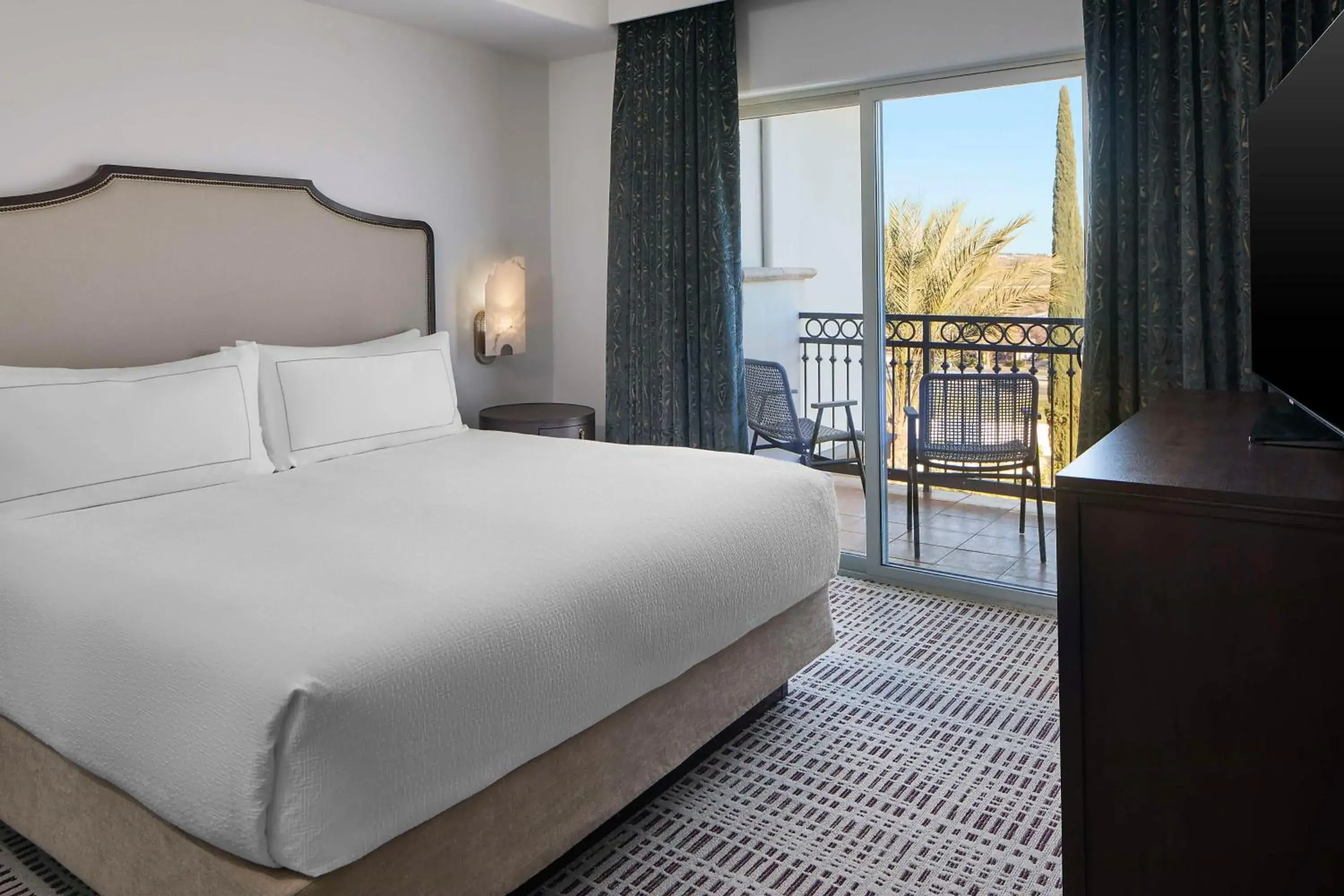 Bed in Bellasera Hotel & Suites Paso Robles, Tapestry by Hilton Bed in Bellasera Hotel & Suites Paso Robles, Tapestry by Hilton