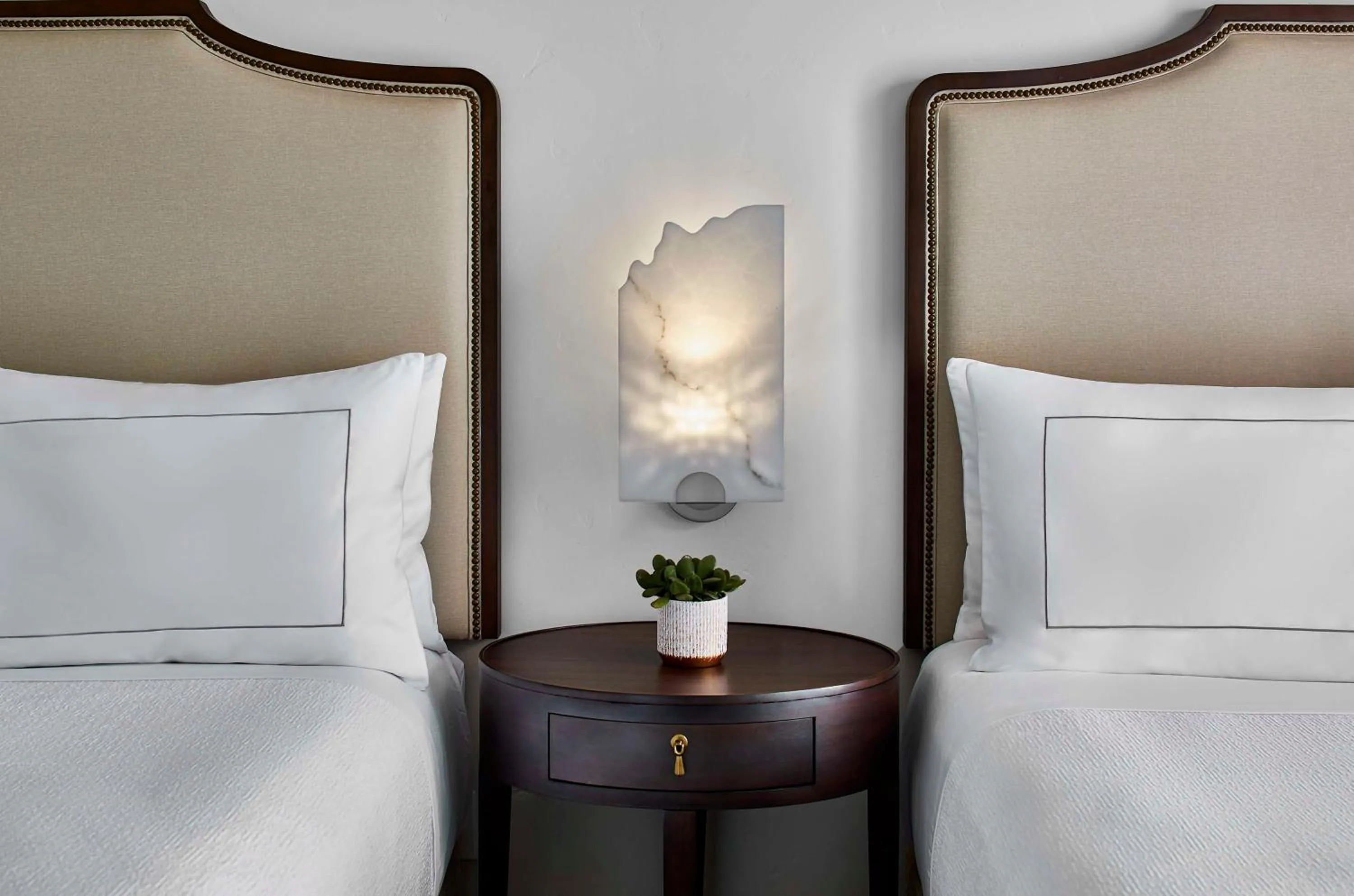 Bed in Bellasera Hotel & Suites Paso Robles, Tapestry by Hilton