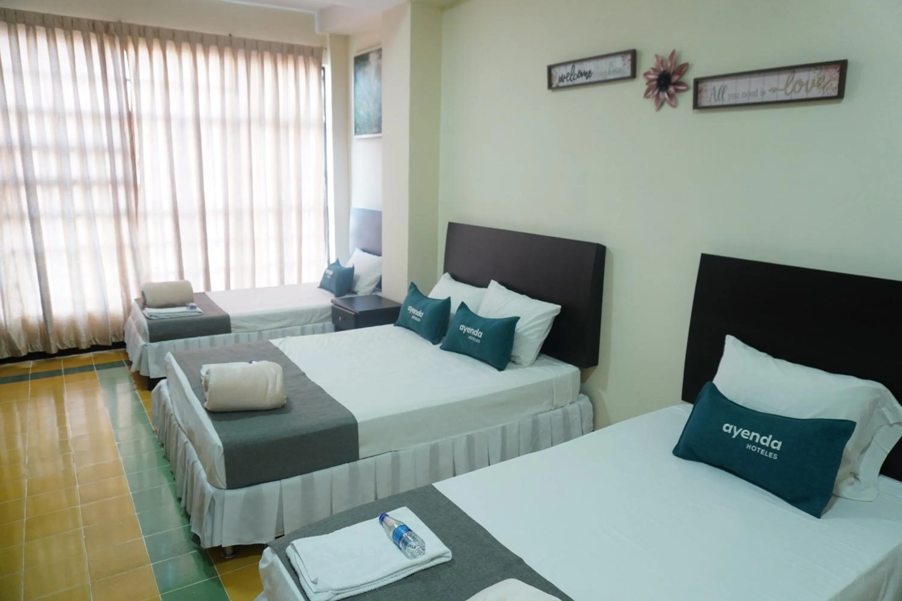 Photo of the whole room, Bed in Hotel El Andino