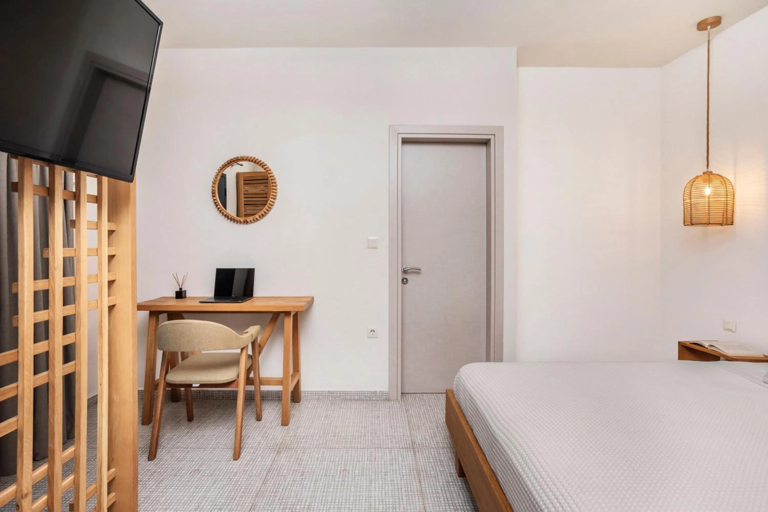 Photo of the whole room, Bed in Elies 33 Bio Retreat