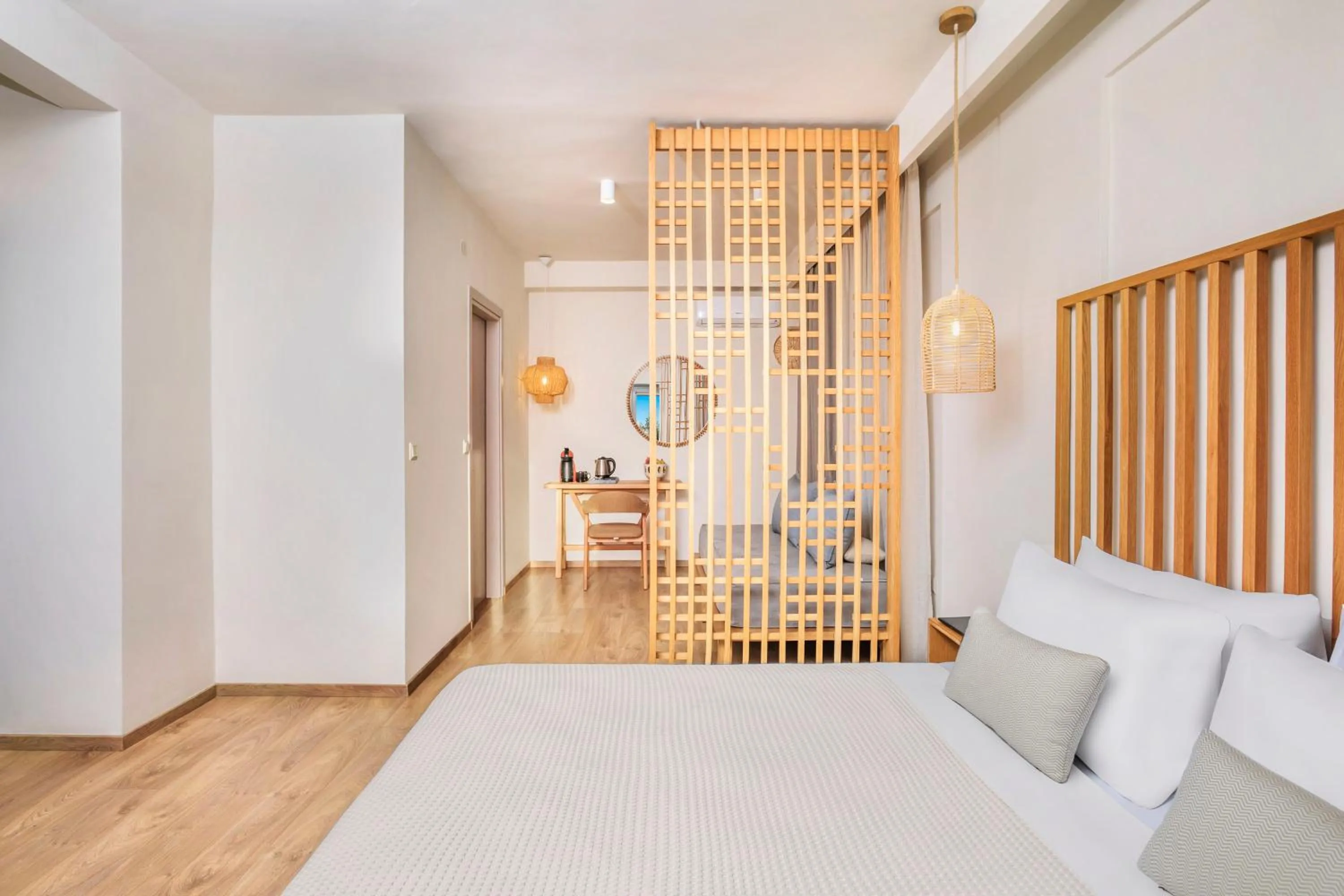 Photo of the whole room, Bed in Elies 33 Bio Retreat