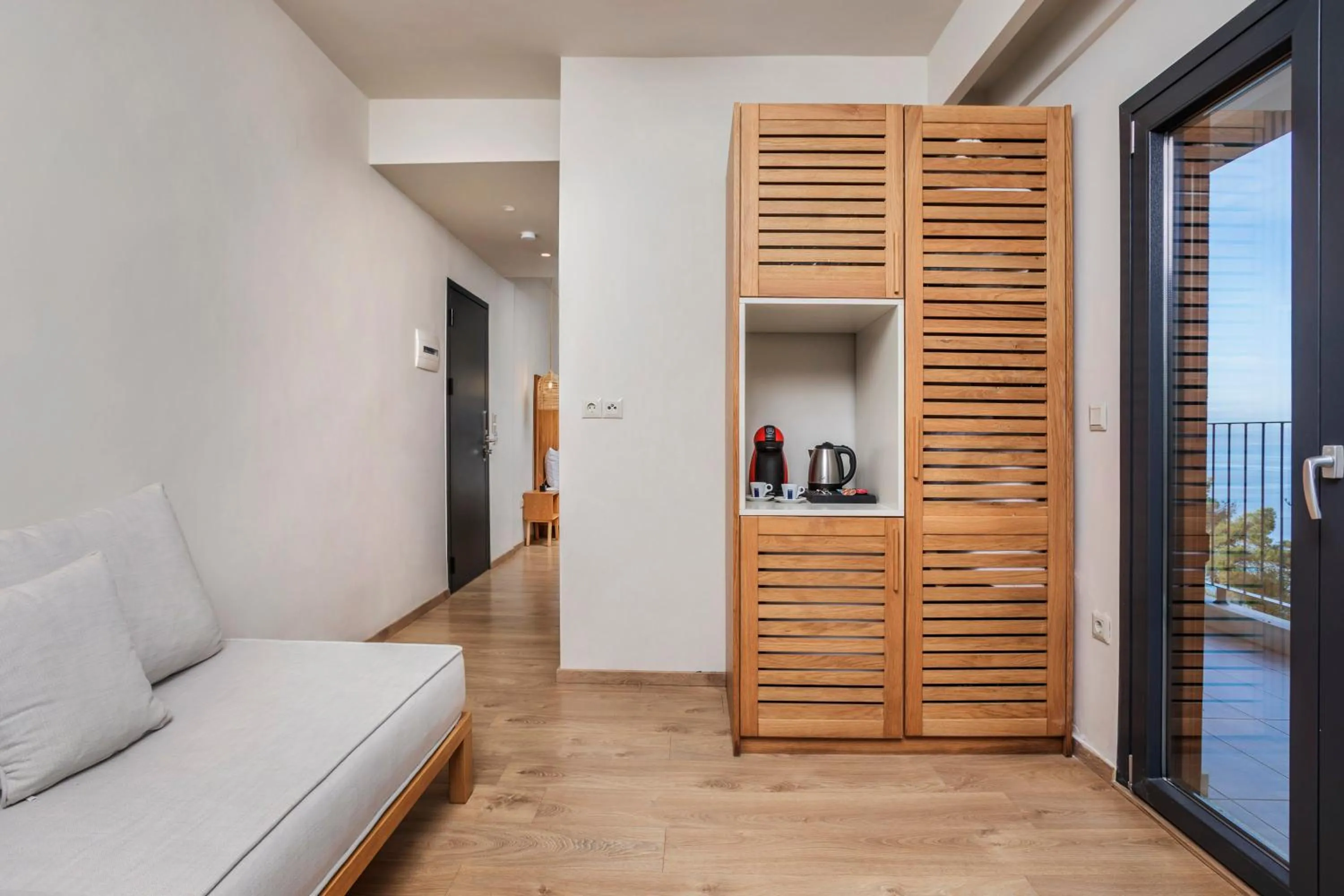 Coffee/tea facilities in Elies 33 Bio Retreat