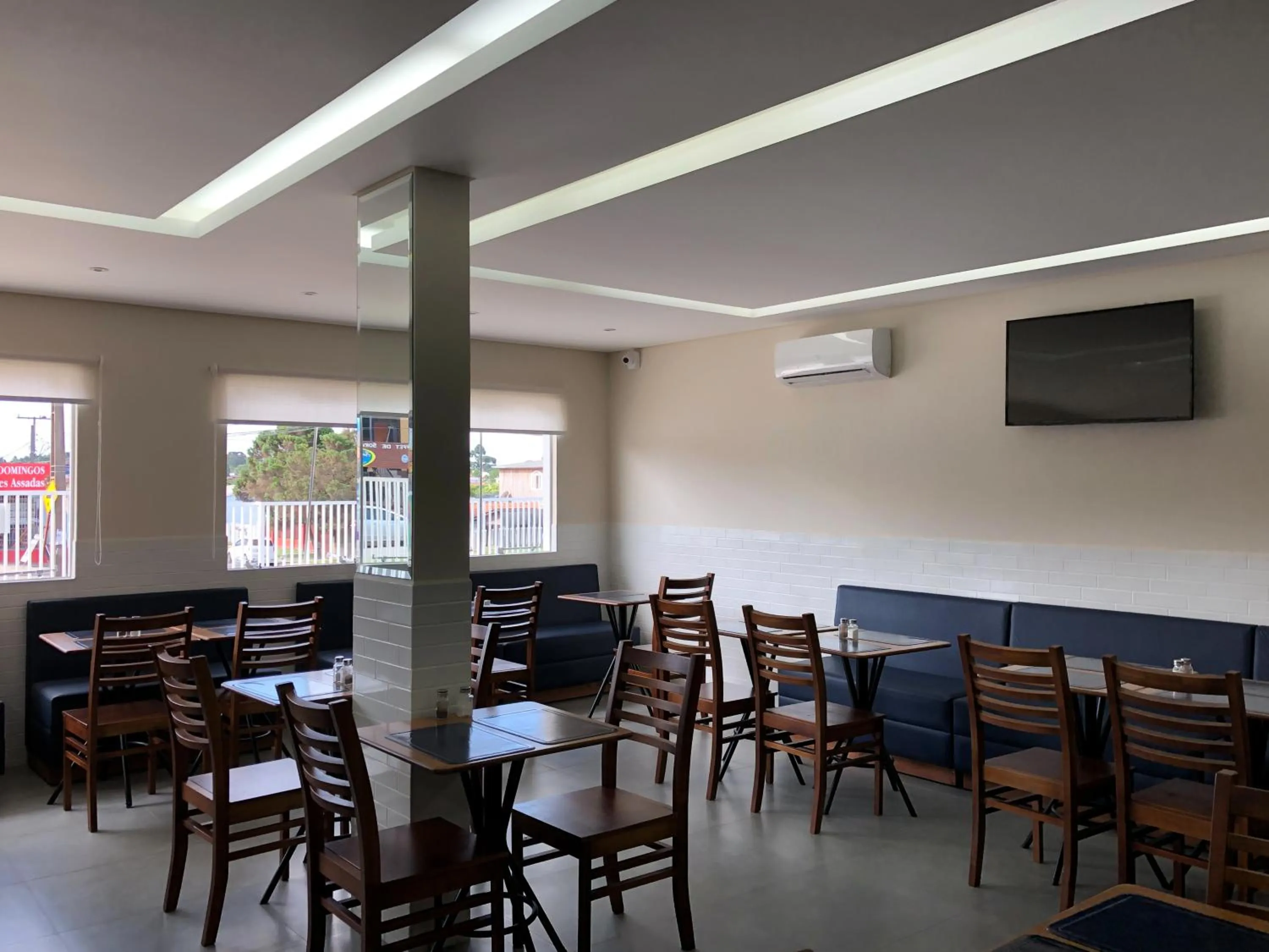 Restaurant/places to eat in Sense Hotel Araucária