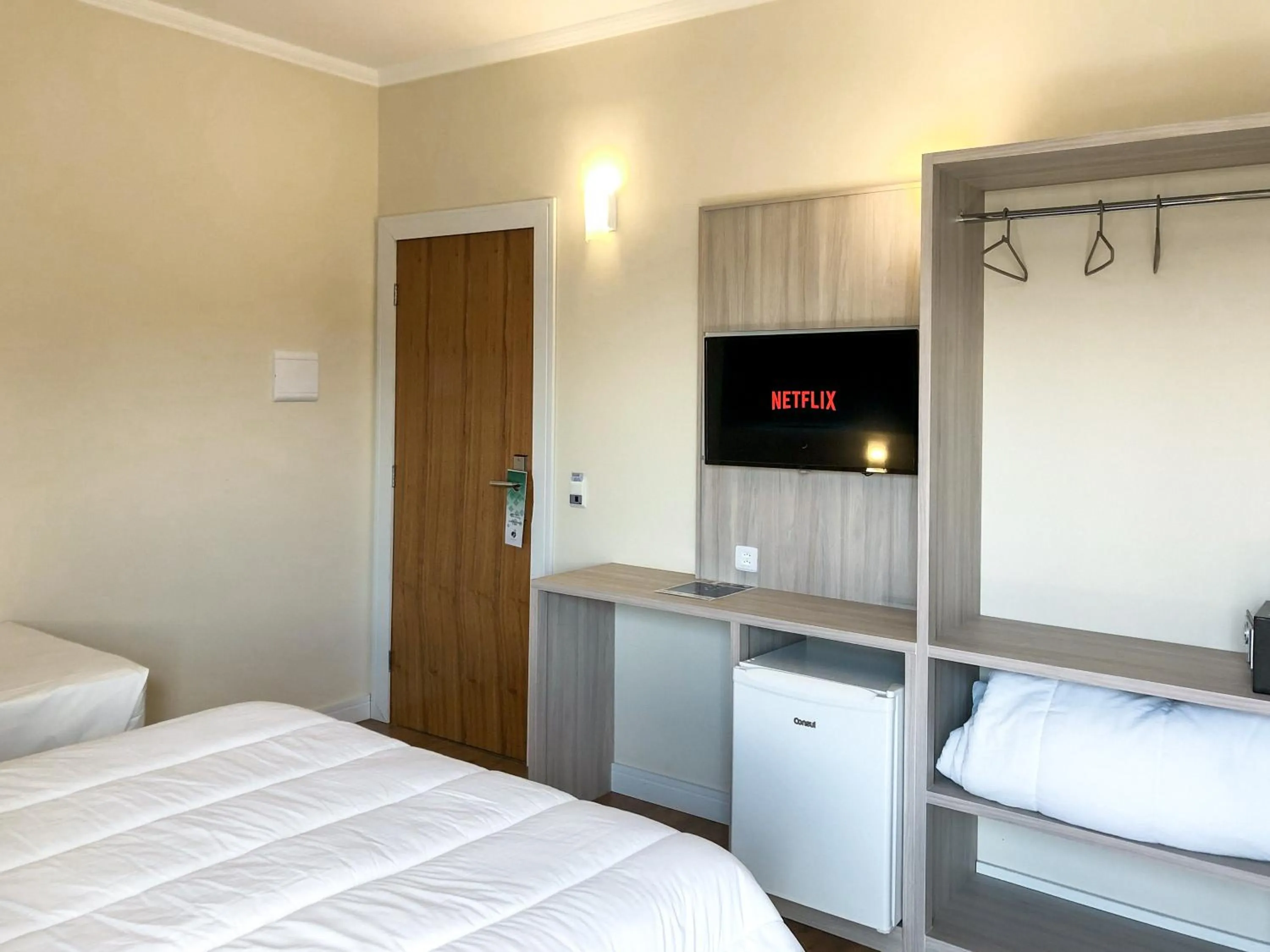 Photo of the whole room, Bed in Sense Hotel Araucária