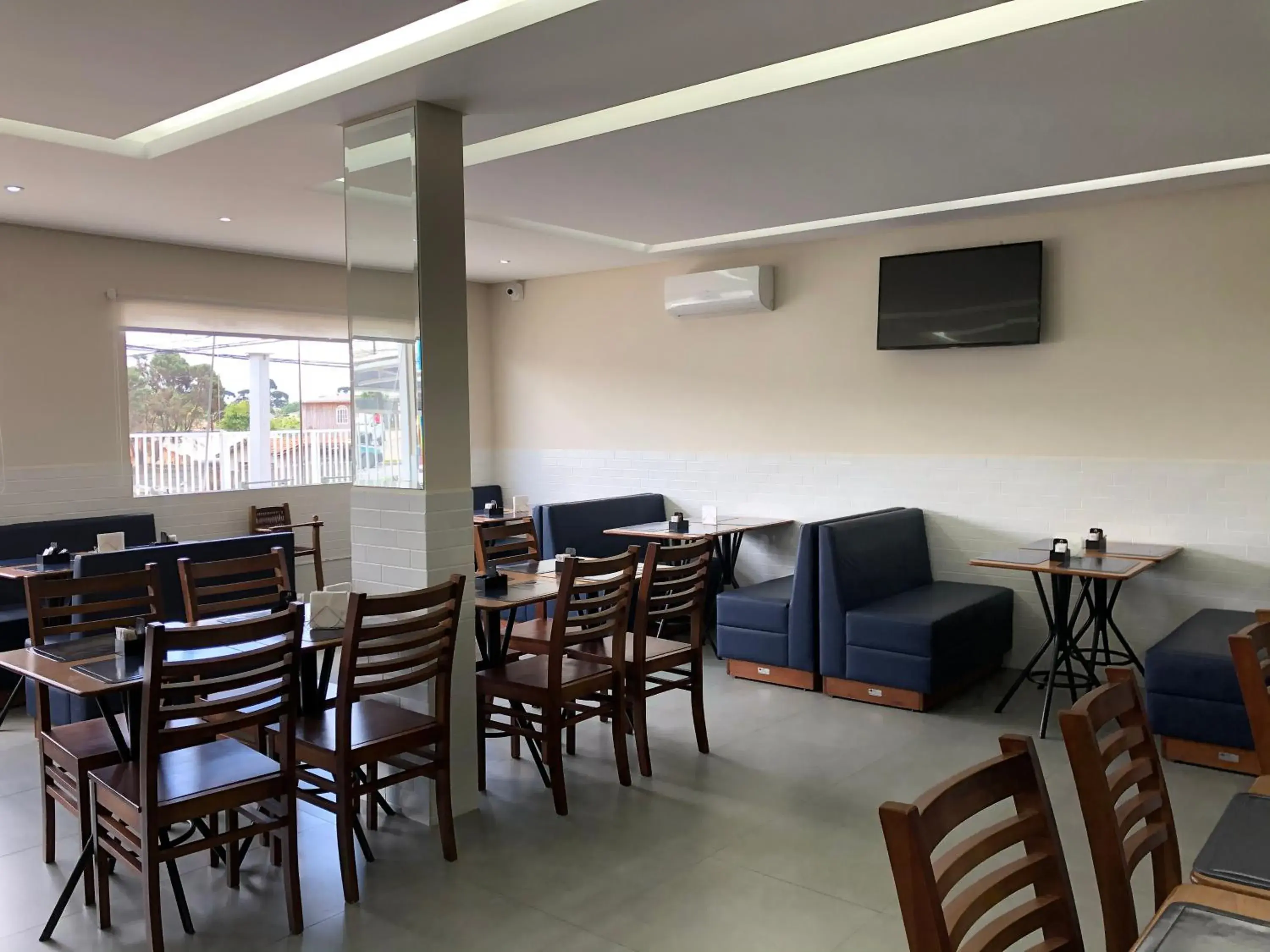 Restaurant/places to eat in Sense Hotel Araucária Restaurant/places to eat in Sense Hotel Araucária