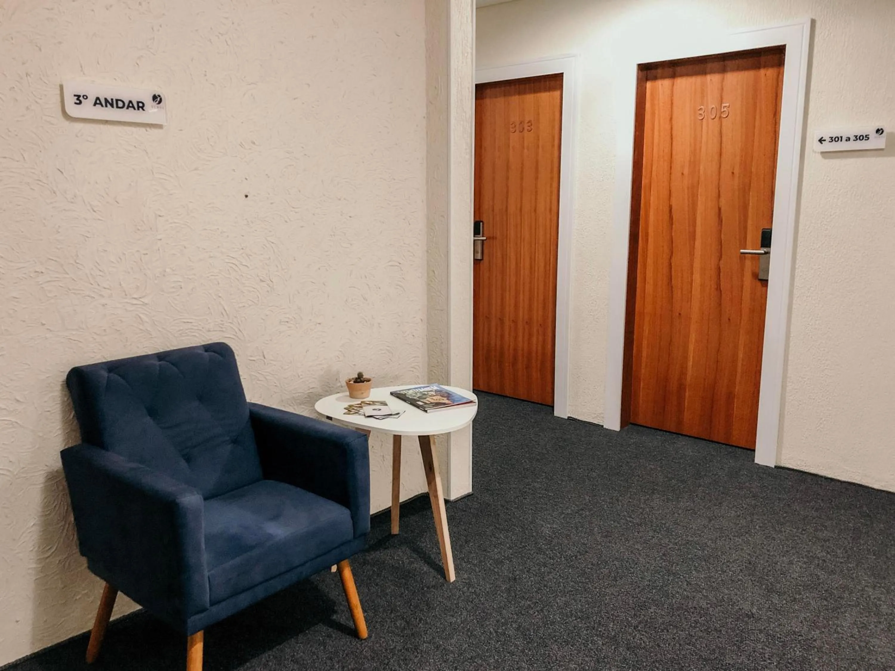 Seating area in Sense Hotel Araucária