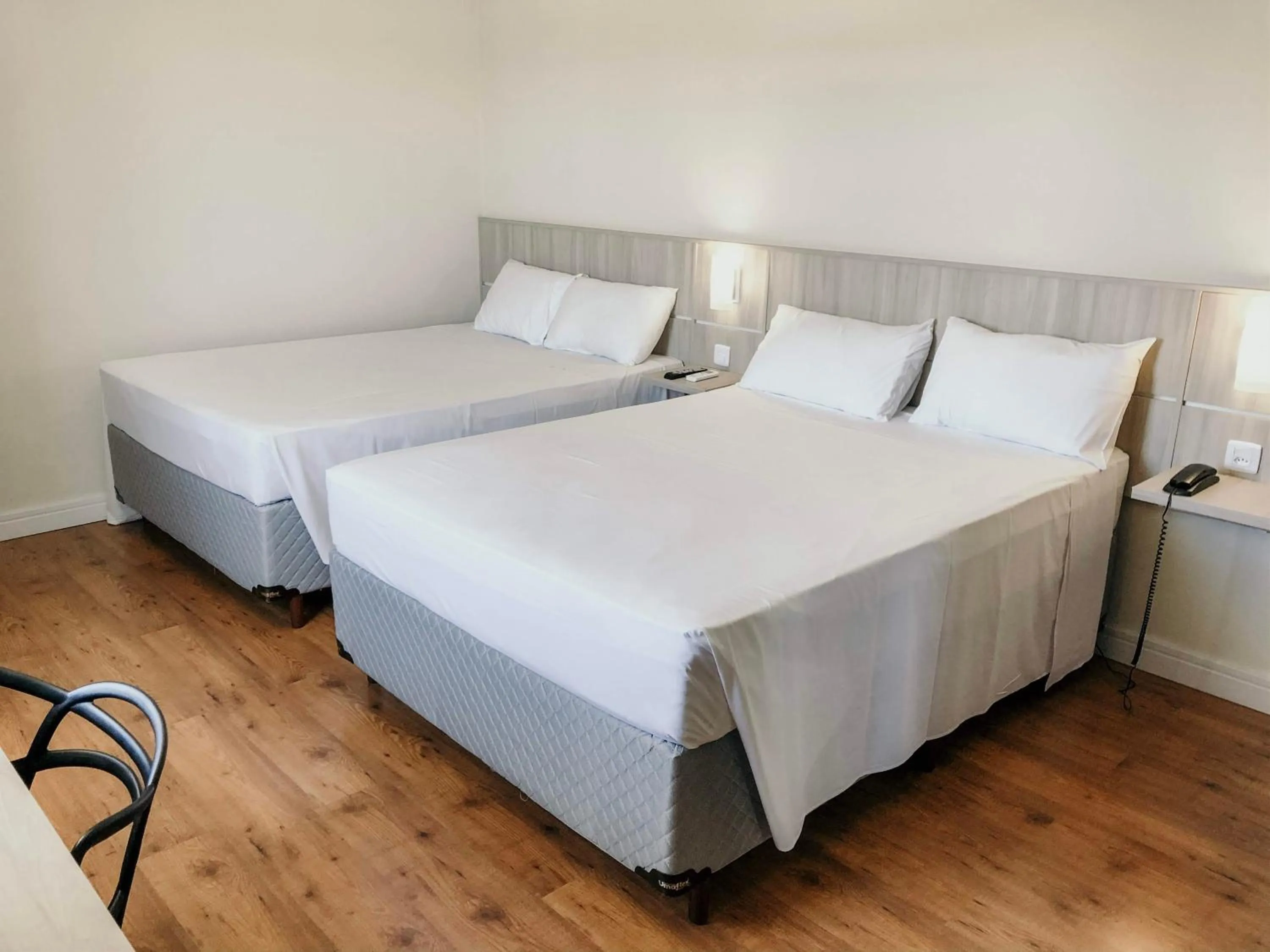 Photo of the whole room, Bed in Sense Hotel Araucária