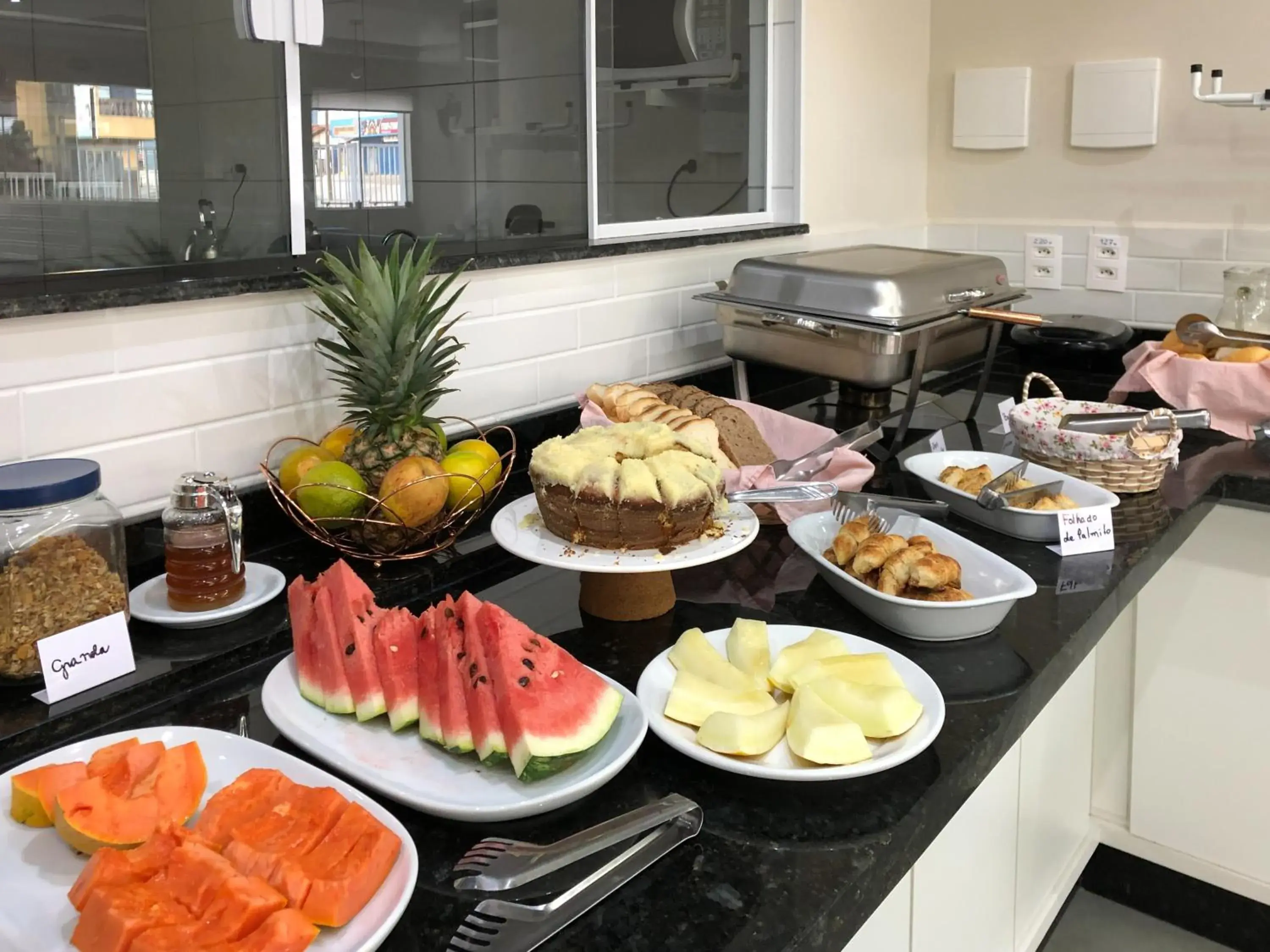 Breakfast in Sense Hotel Araucária Breakfast in Sense Hotel Araucária