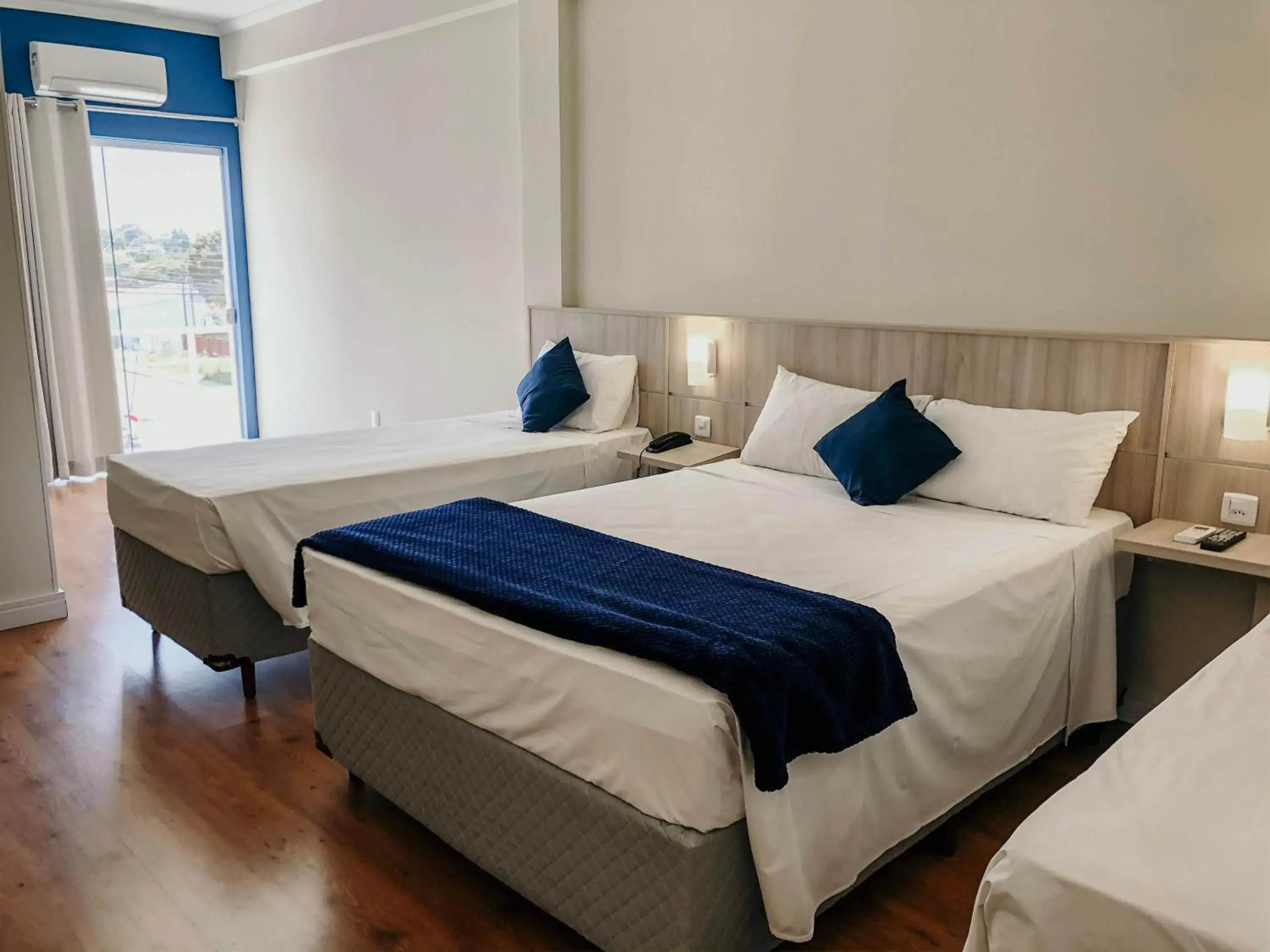 Photo of the whole room, Bed in Sense Hotel Araucária Photo of the whole room, Bed in Sense Hotel Araucária