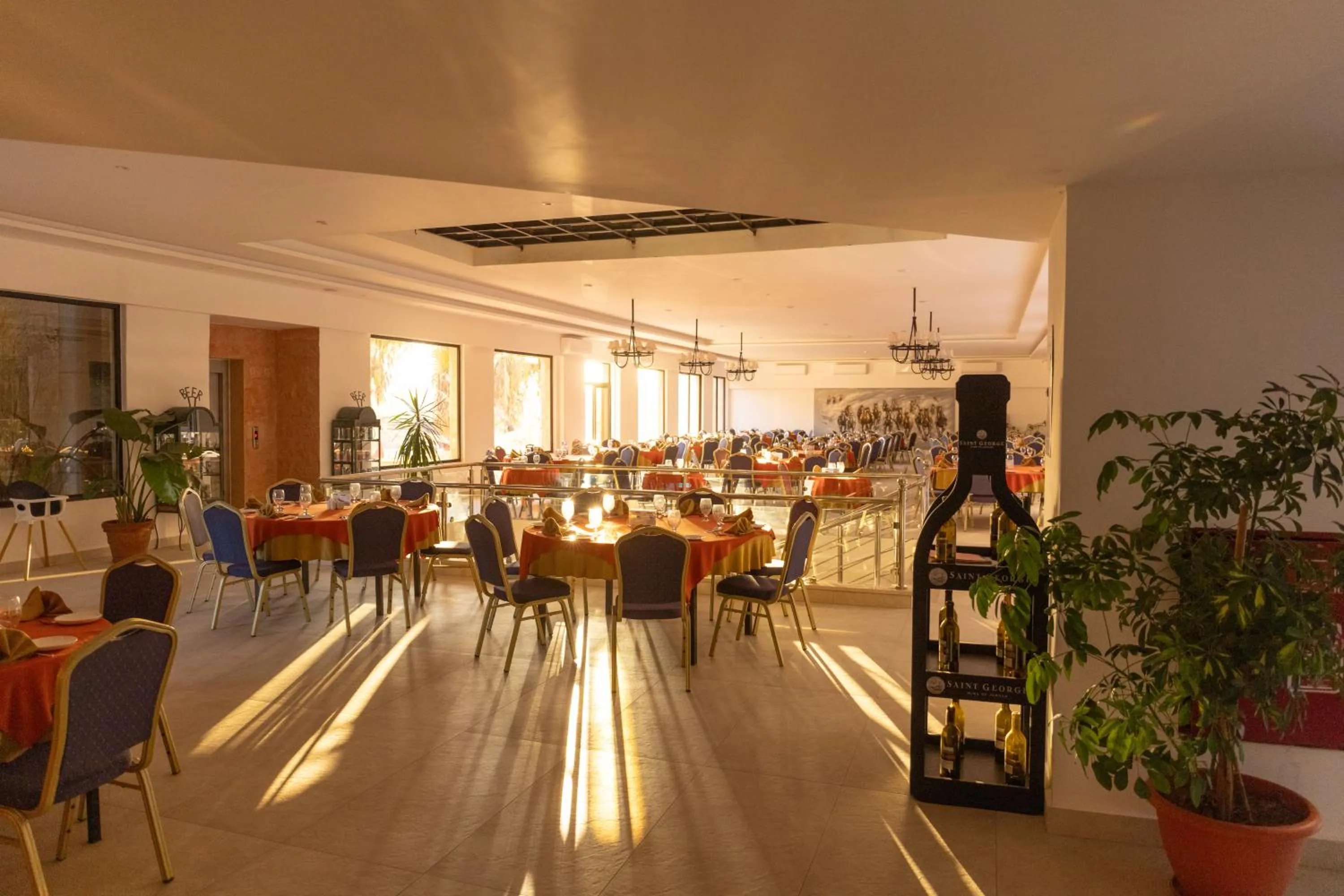 Restaurant/places to eat in Petra Palace Hotel