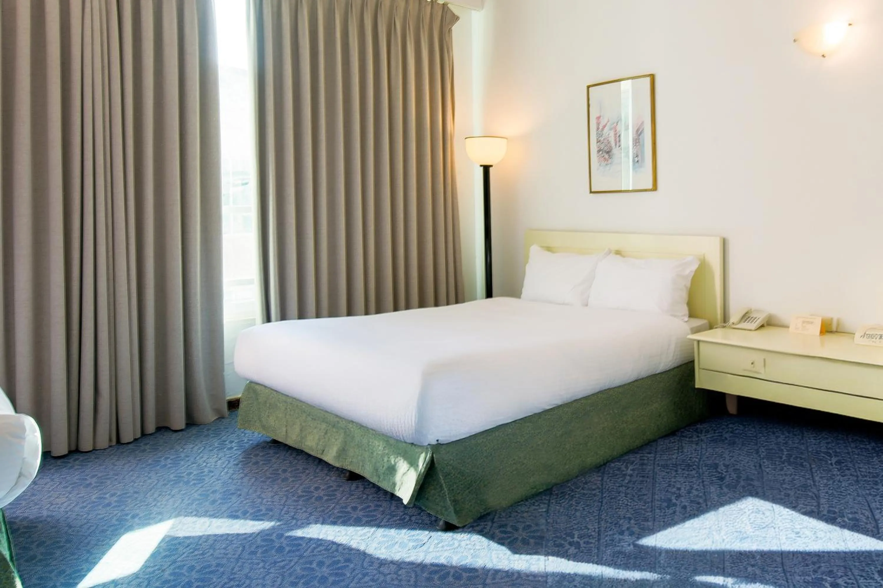 Bedroom, Bed in Petra Palace Hotel