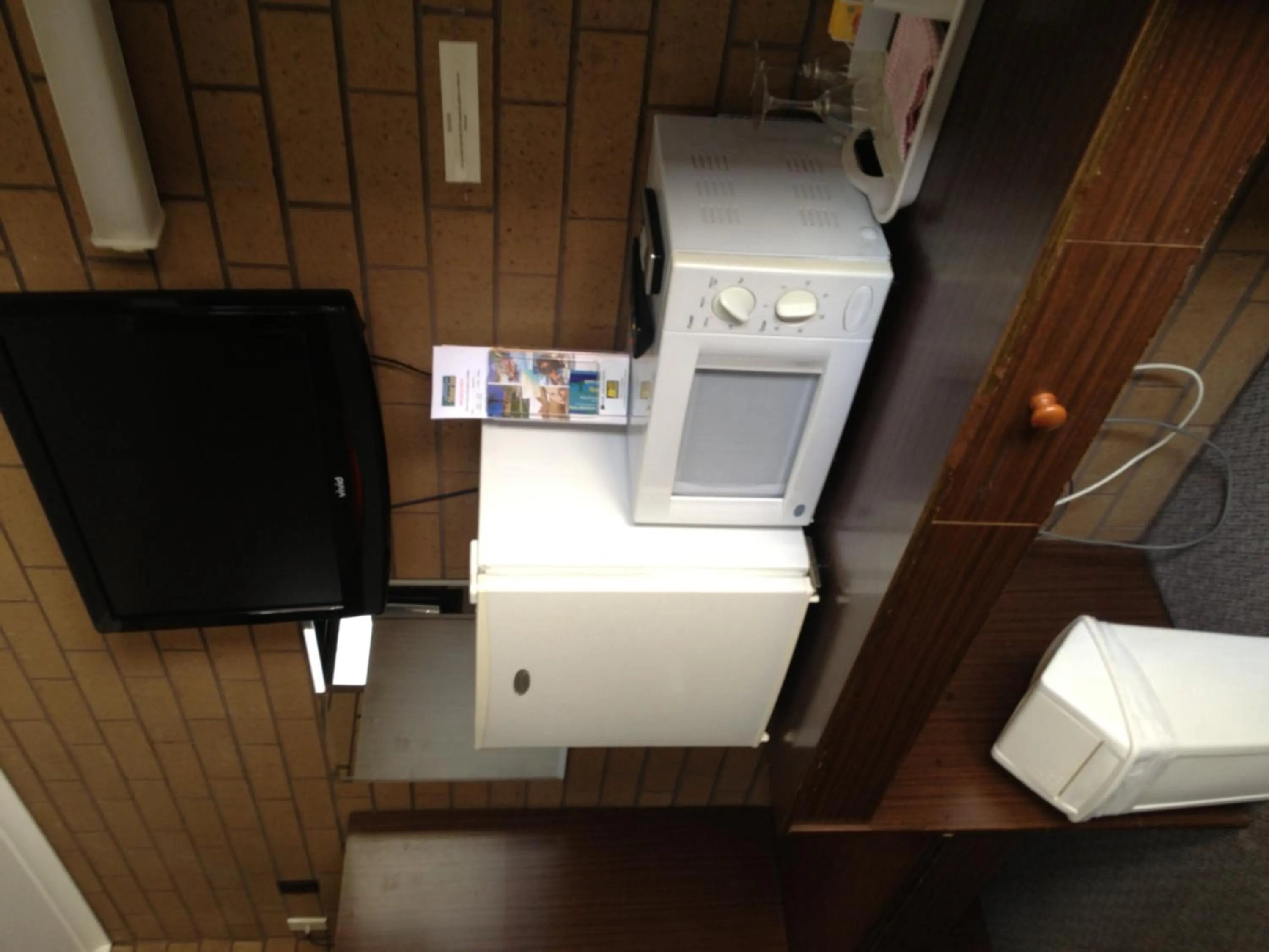 Kitchen or kitchenette in Rippleside Park Motor Inn