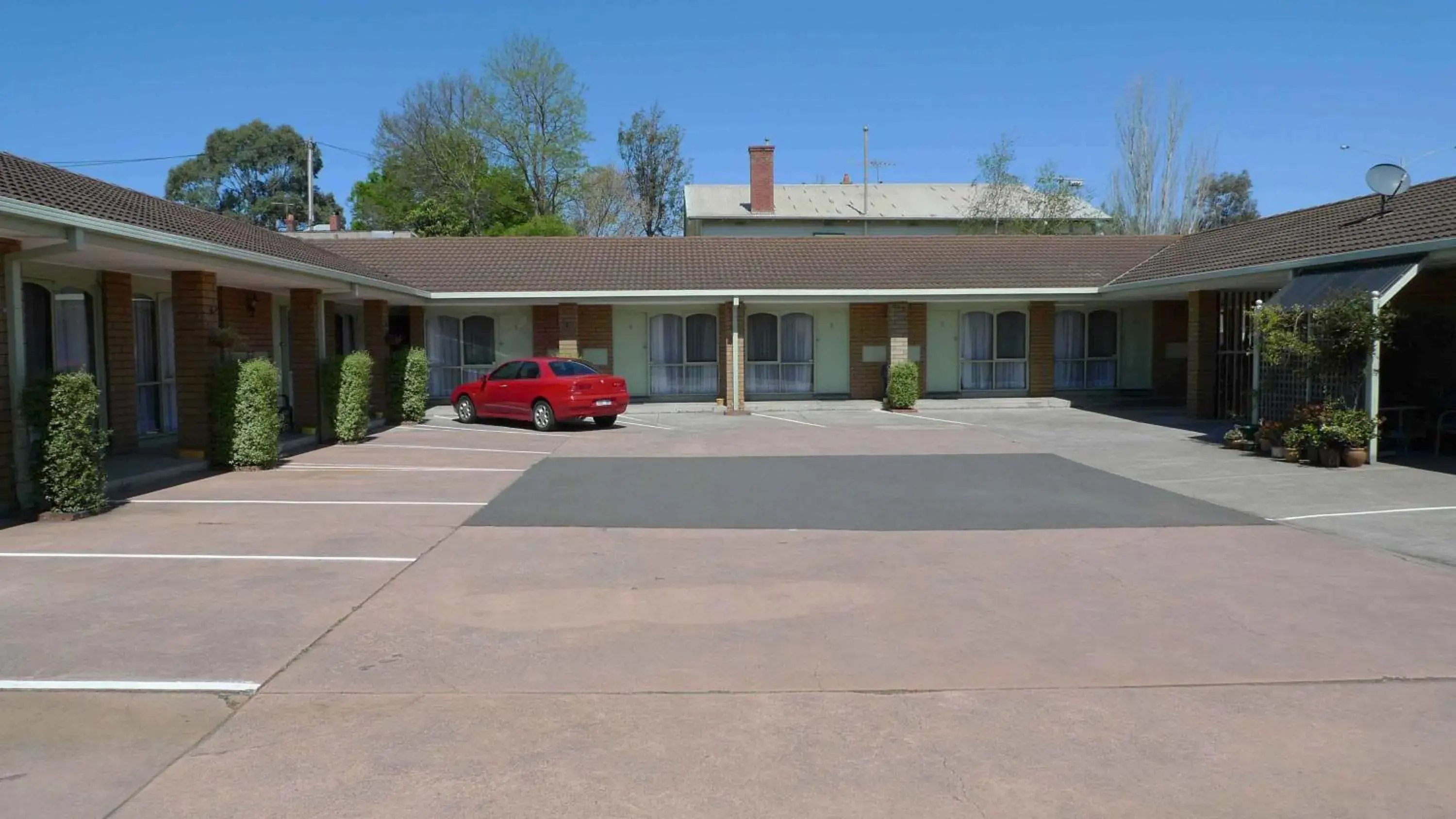 Facade/entrance in Rippleside Park Motor Inn Facade/entrance in Rippleside Park Motor Inn