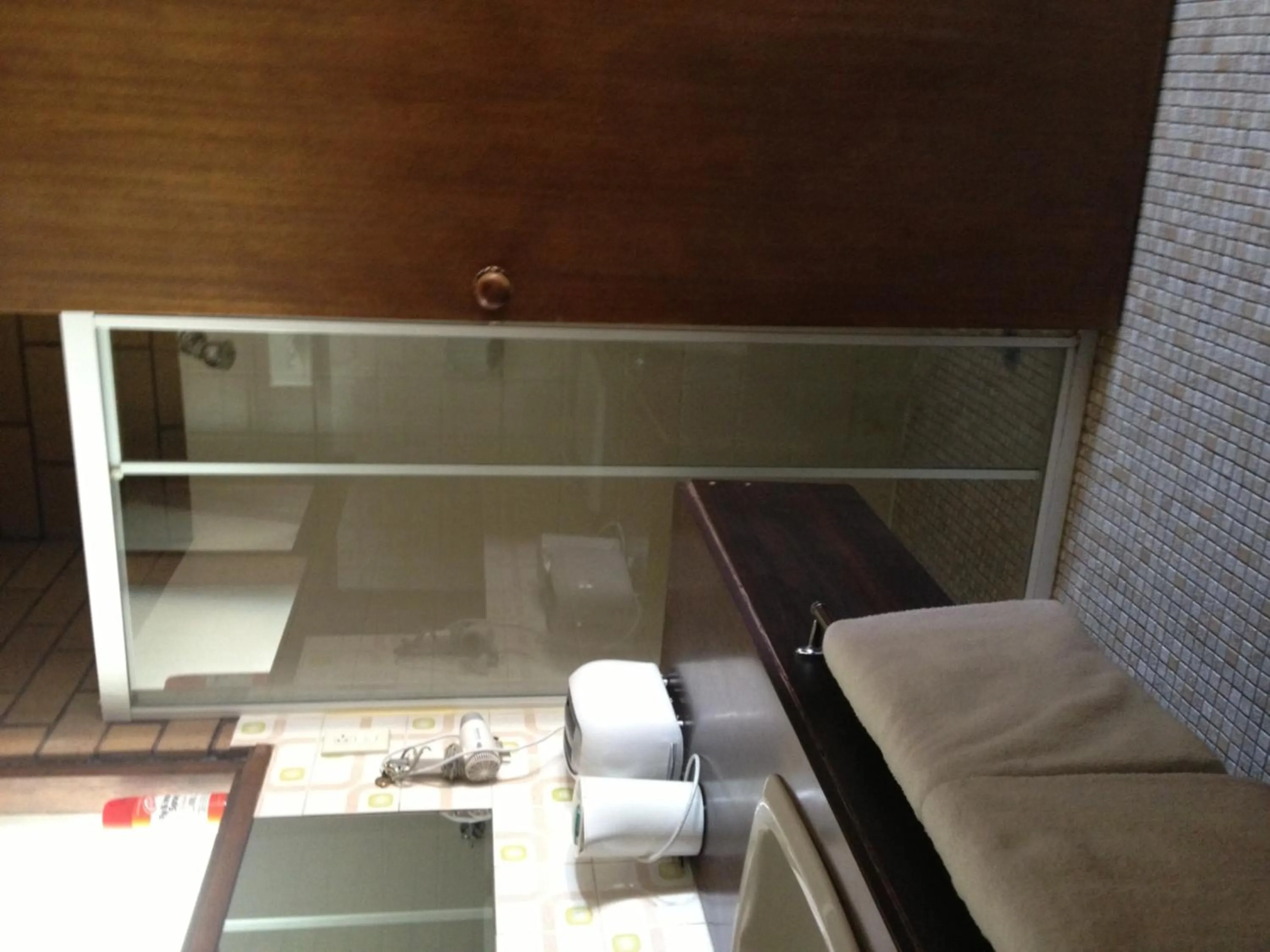 Bathroom in Rippleside Park Motor Inn