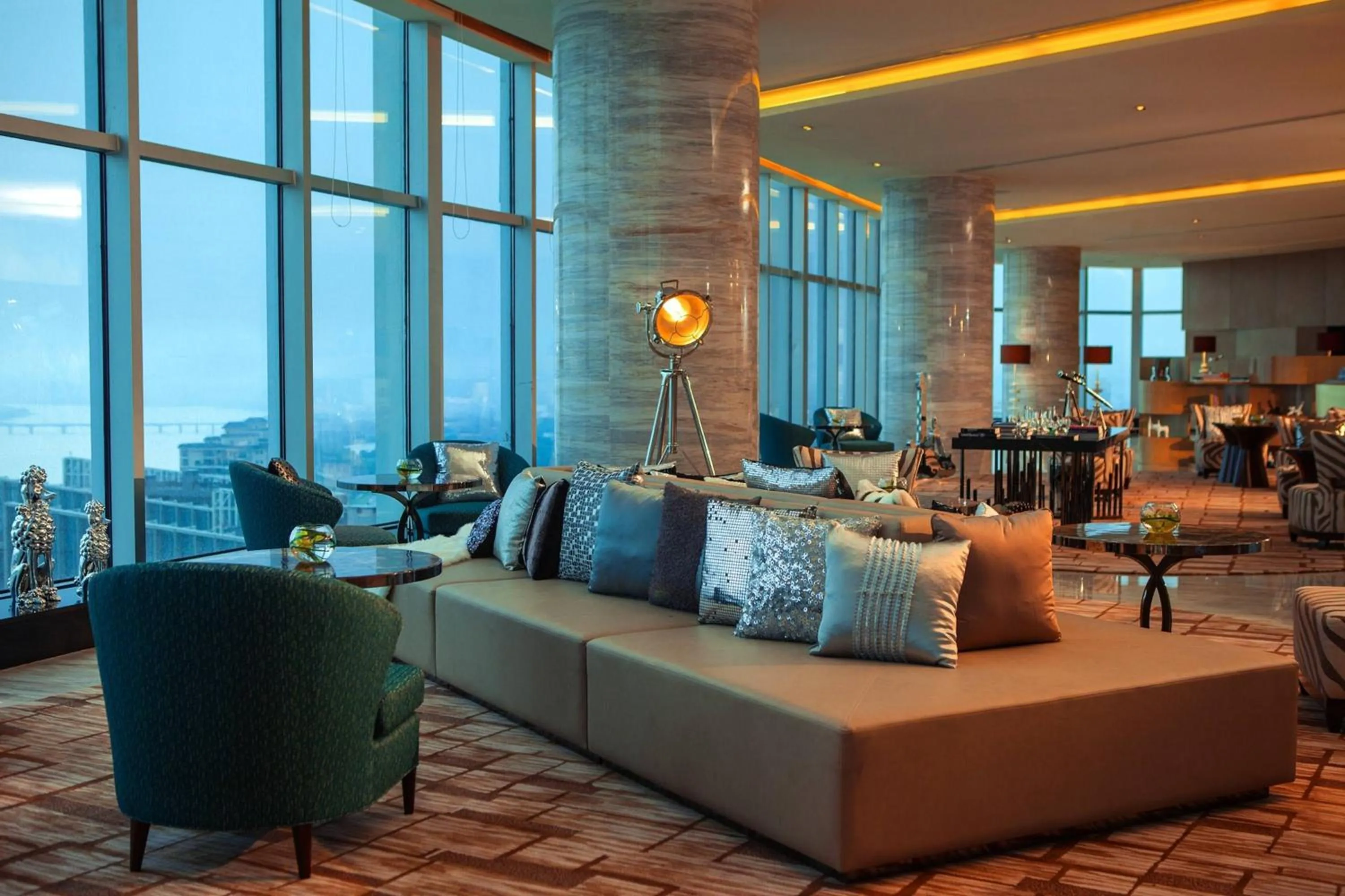 Lobby or reception in Renaissance Huizhou Hotel