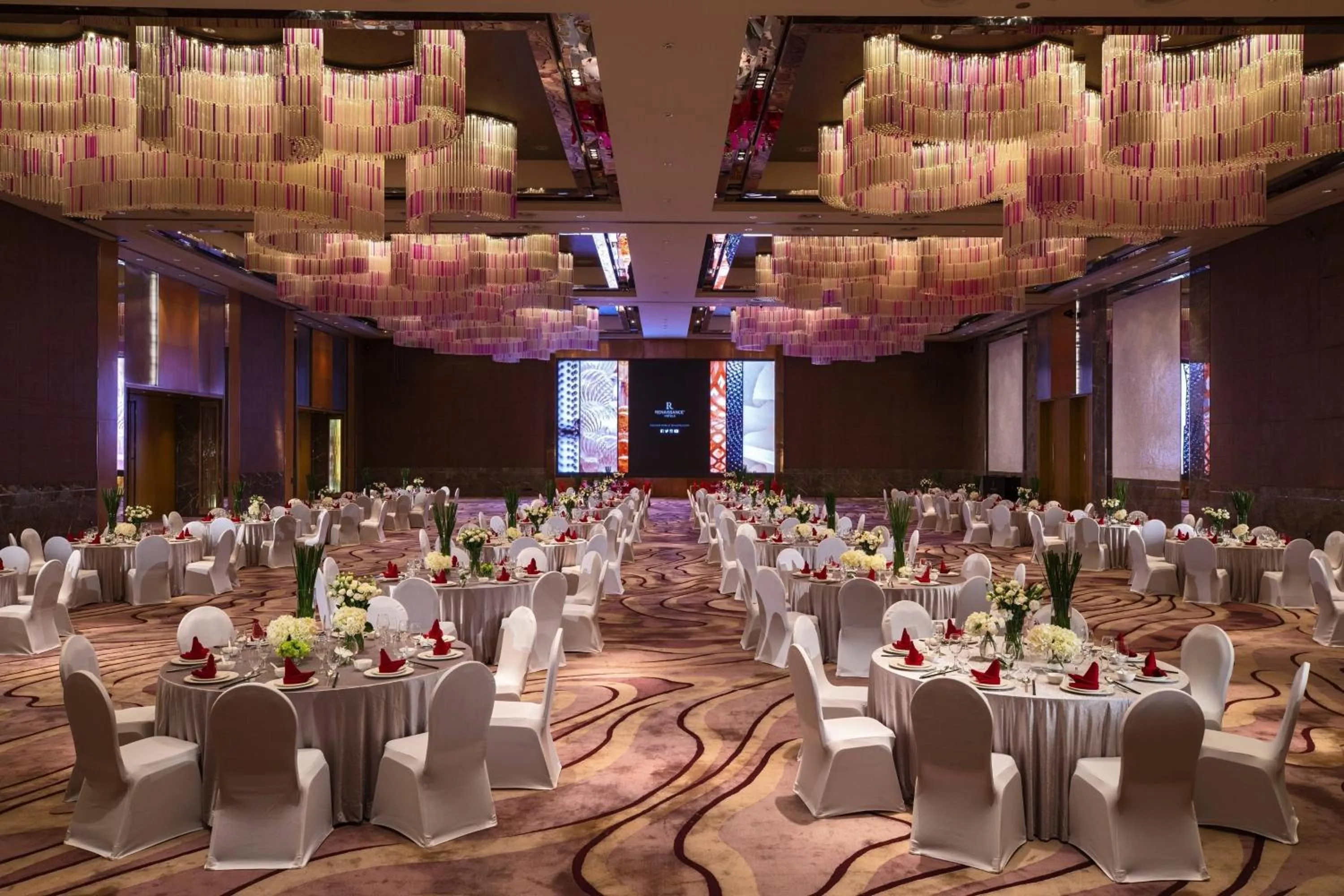 Banquet/Function facilities in Renaissance Huizhou Hotel