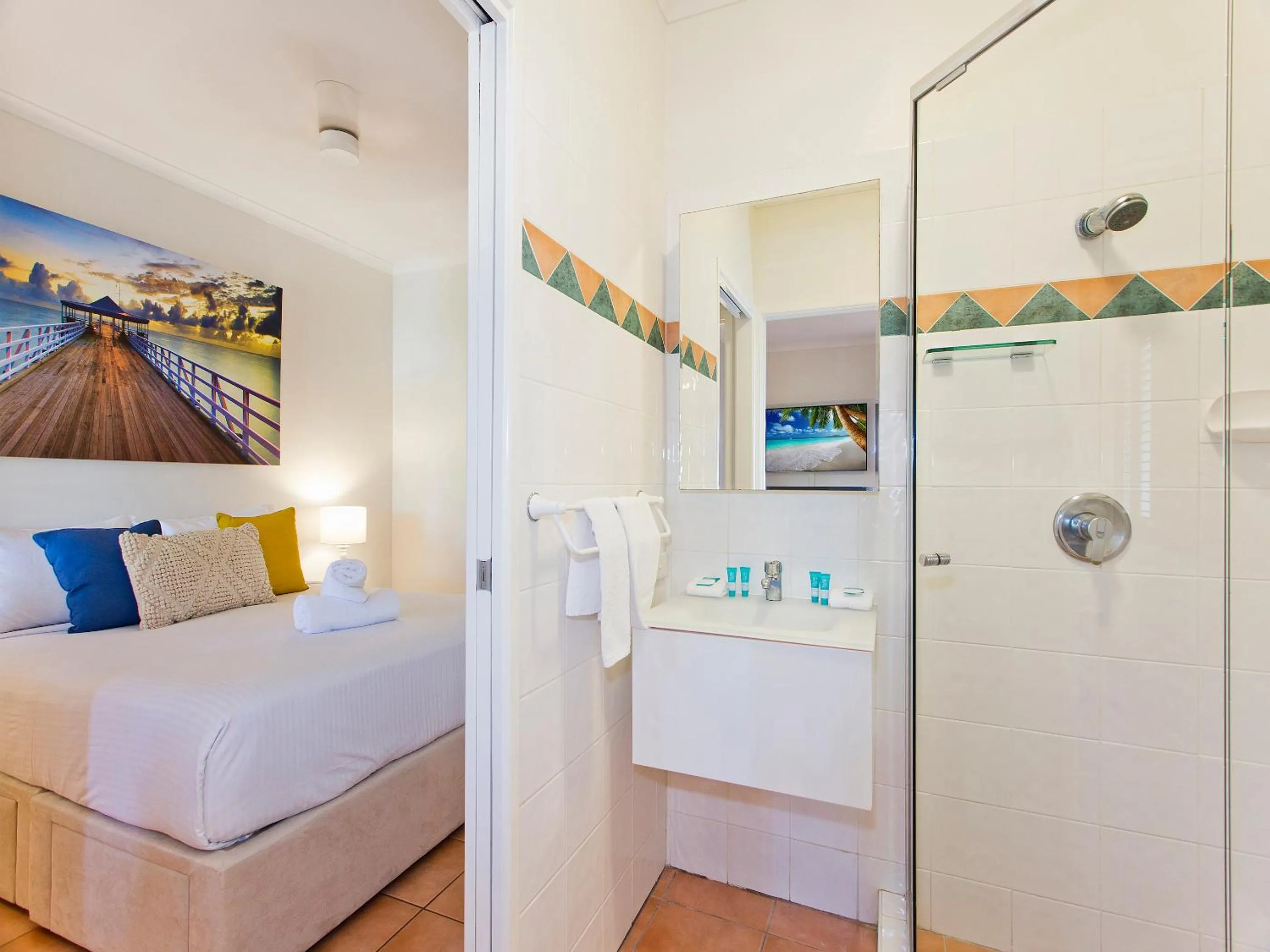 Shower, Bed in Rimini Holiday Apartments