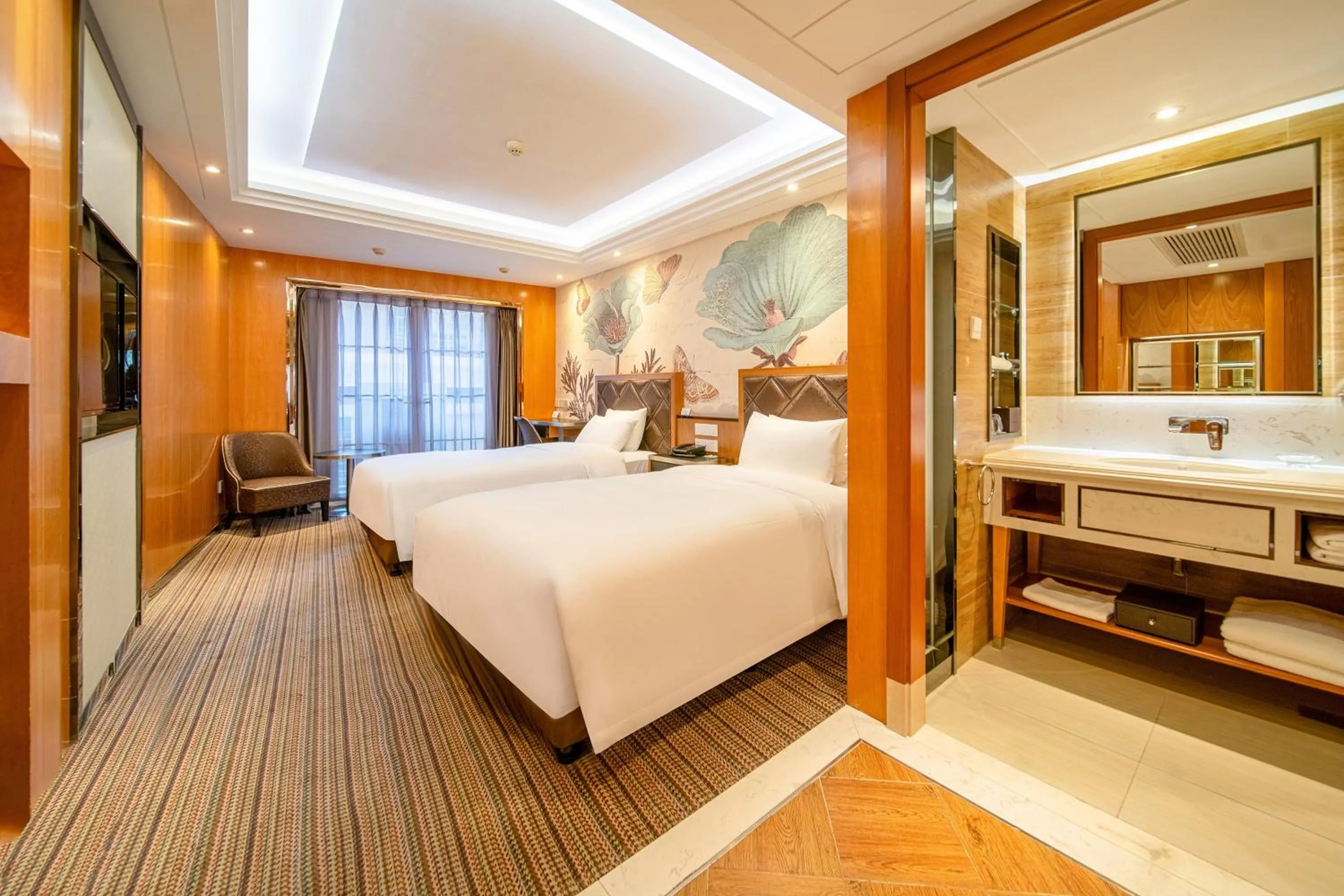 Photo of the whole room, Bed in Nanjing Central Hotel
