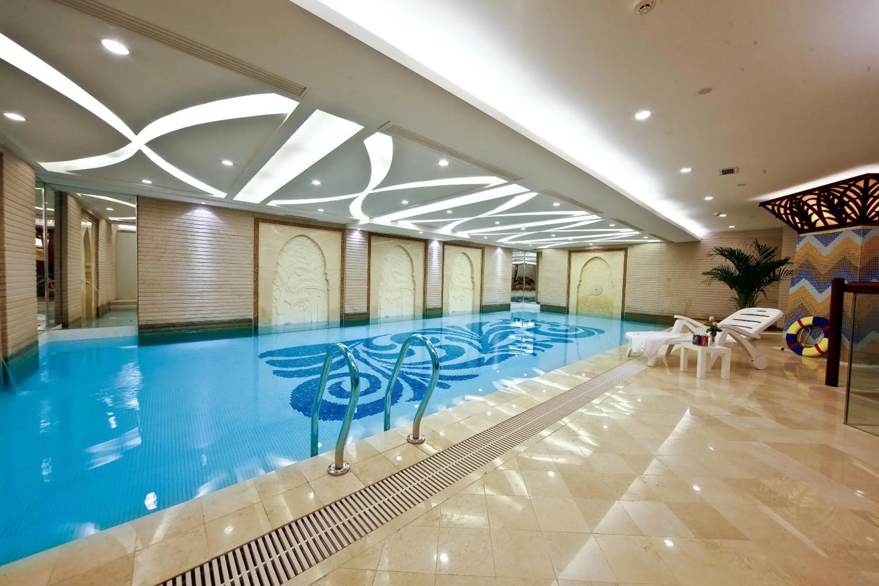 Swimming pool in Nanjing Central Hotel Swimming pool in Nanjing Central Hotel