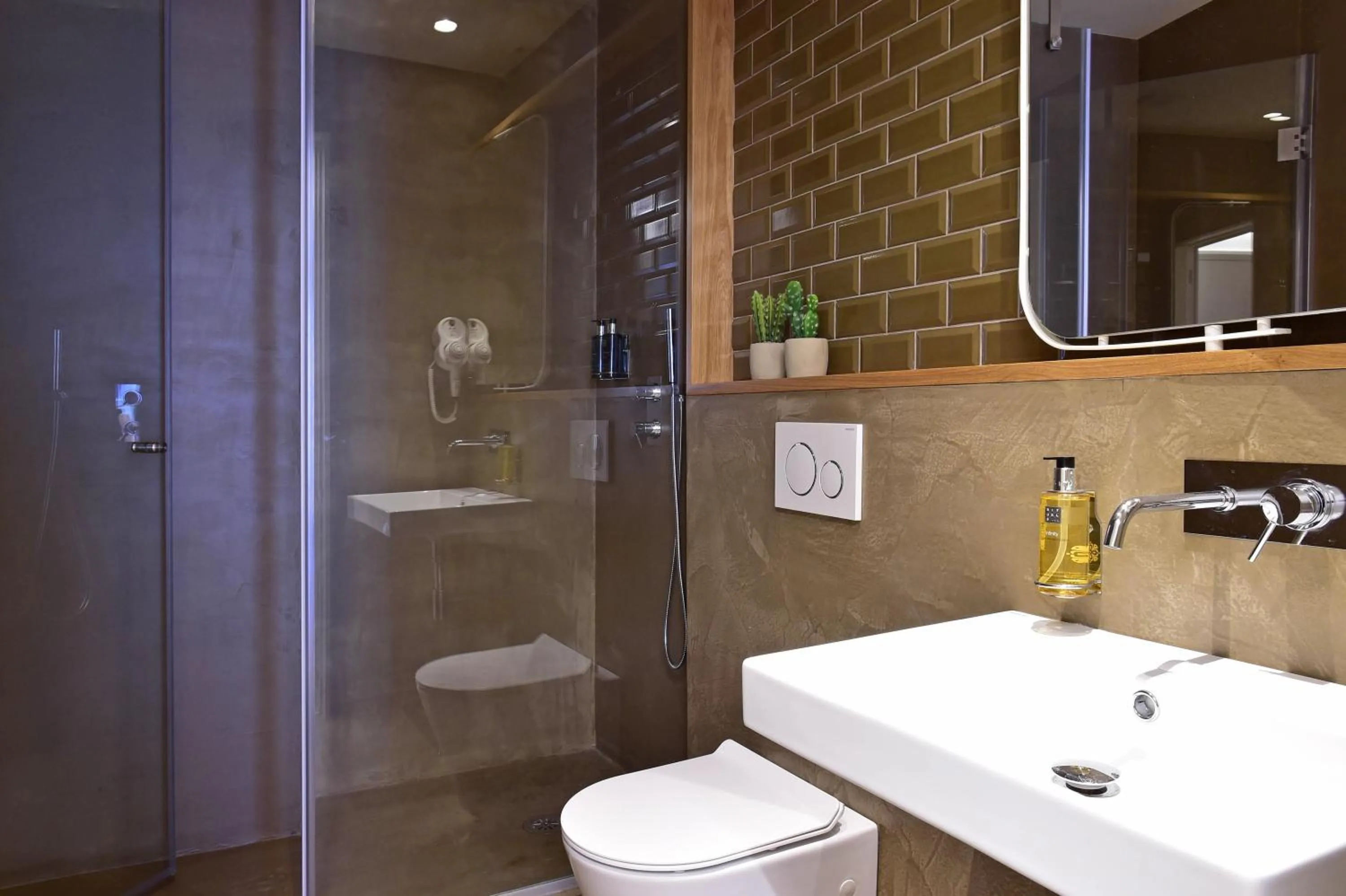 Shower in My Story Apartments Porto - Santa Catarina