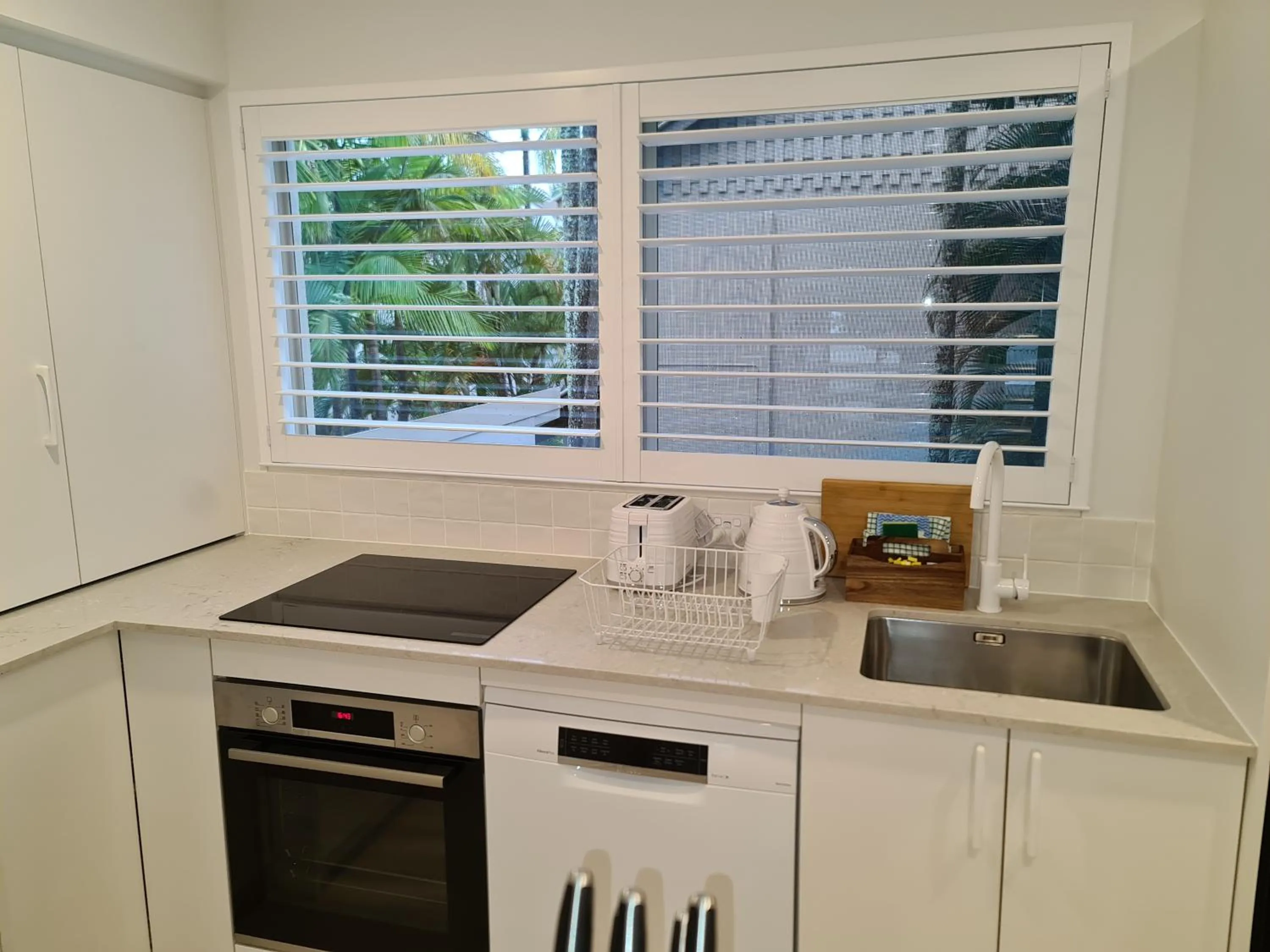 dishwasher in The Islander Noosa Resort