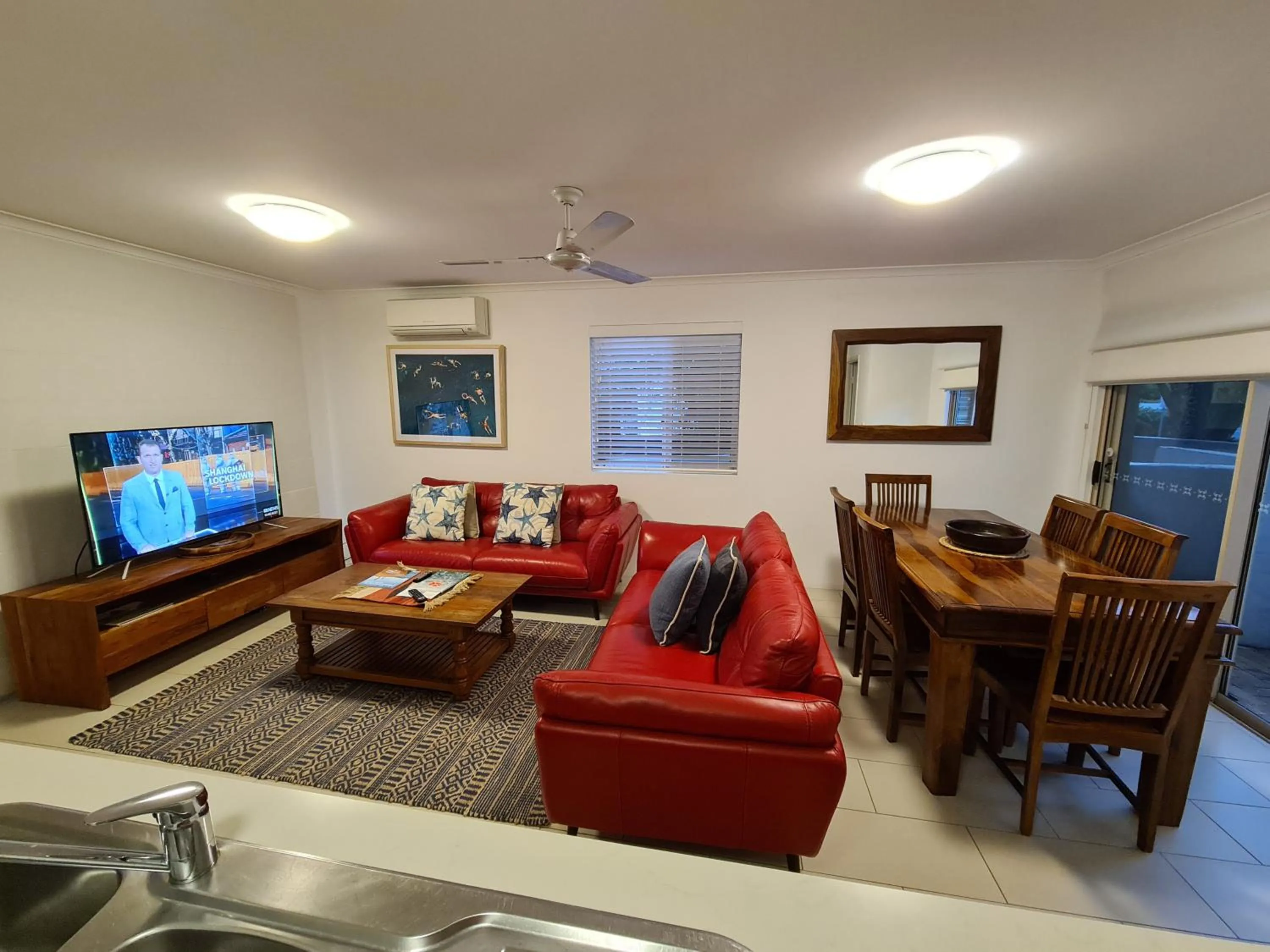 TV and multimedia in The Islander Noosa Resort