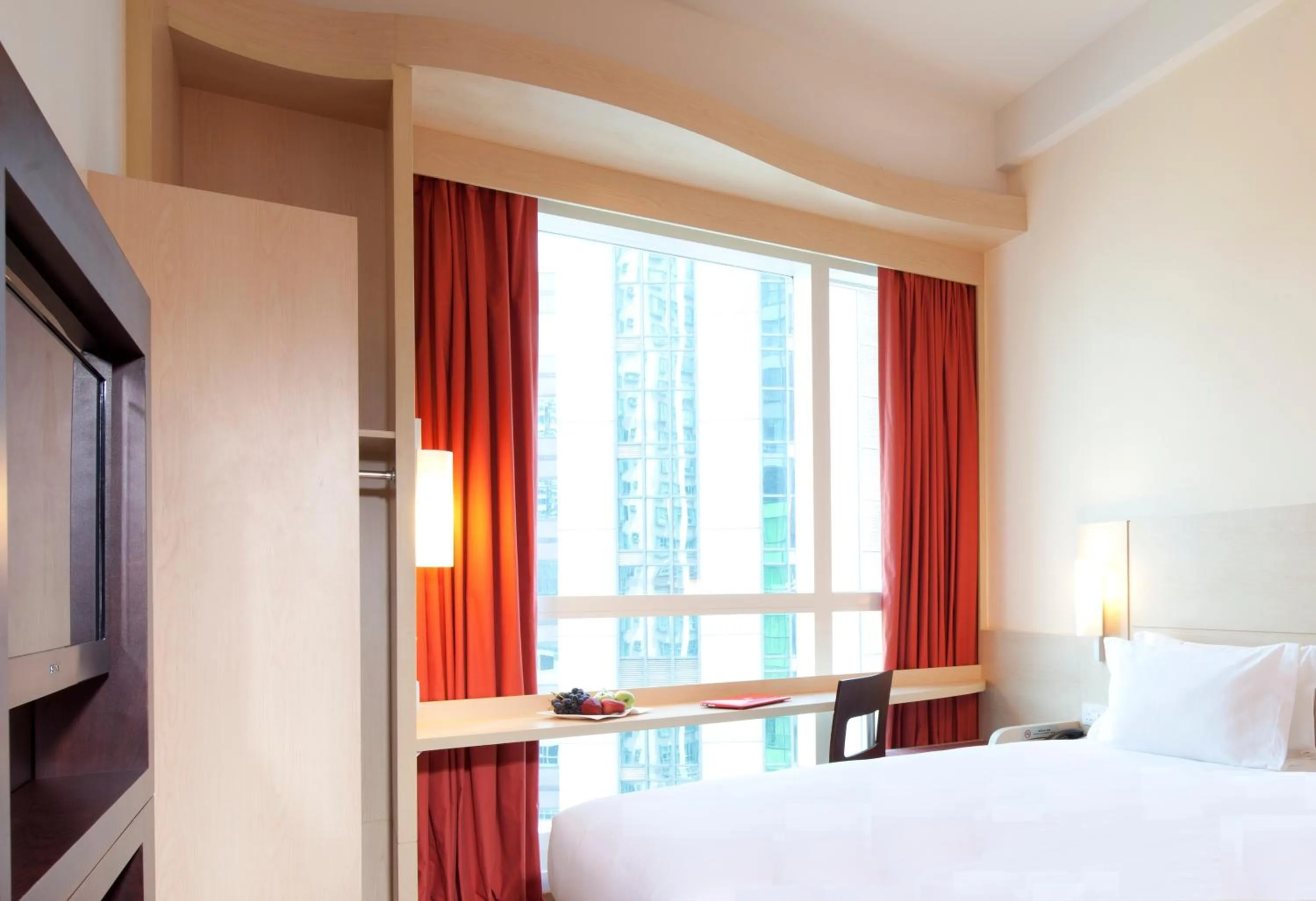 Bed in Ibis Hong Kong Central & Sheung Wan