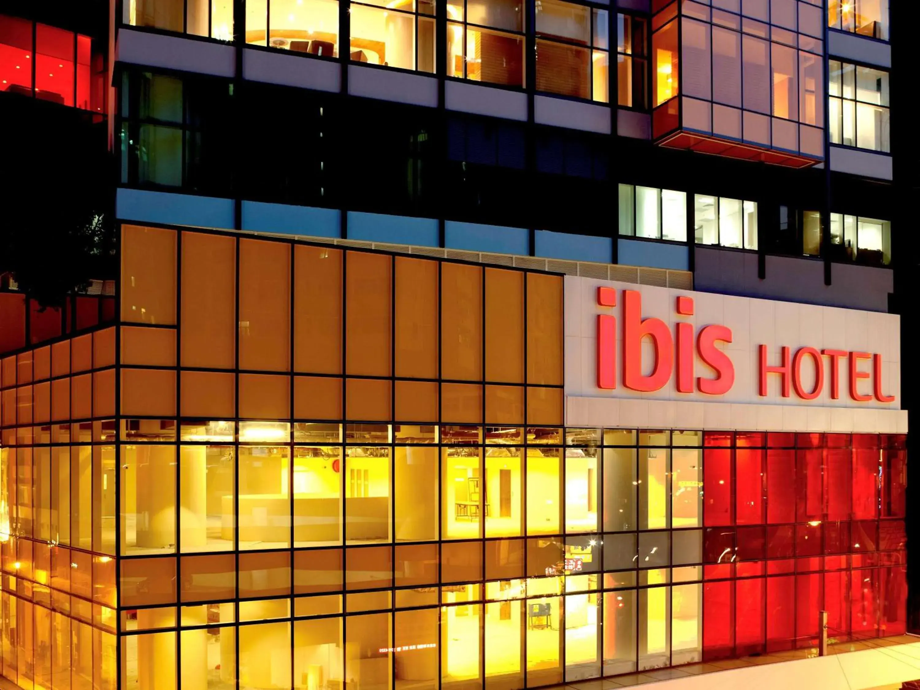 Property building in Ibis Hong Kong Central & Sheung Wan Property building in Ibis Hong Kong Central & Sheung Wan