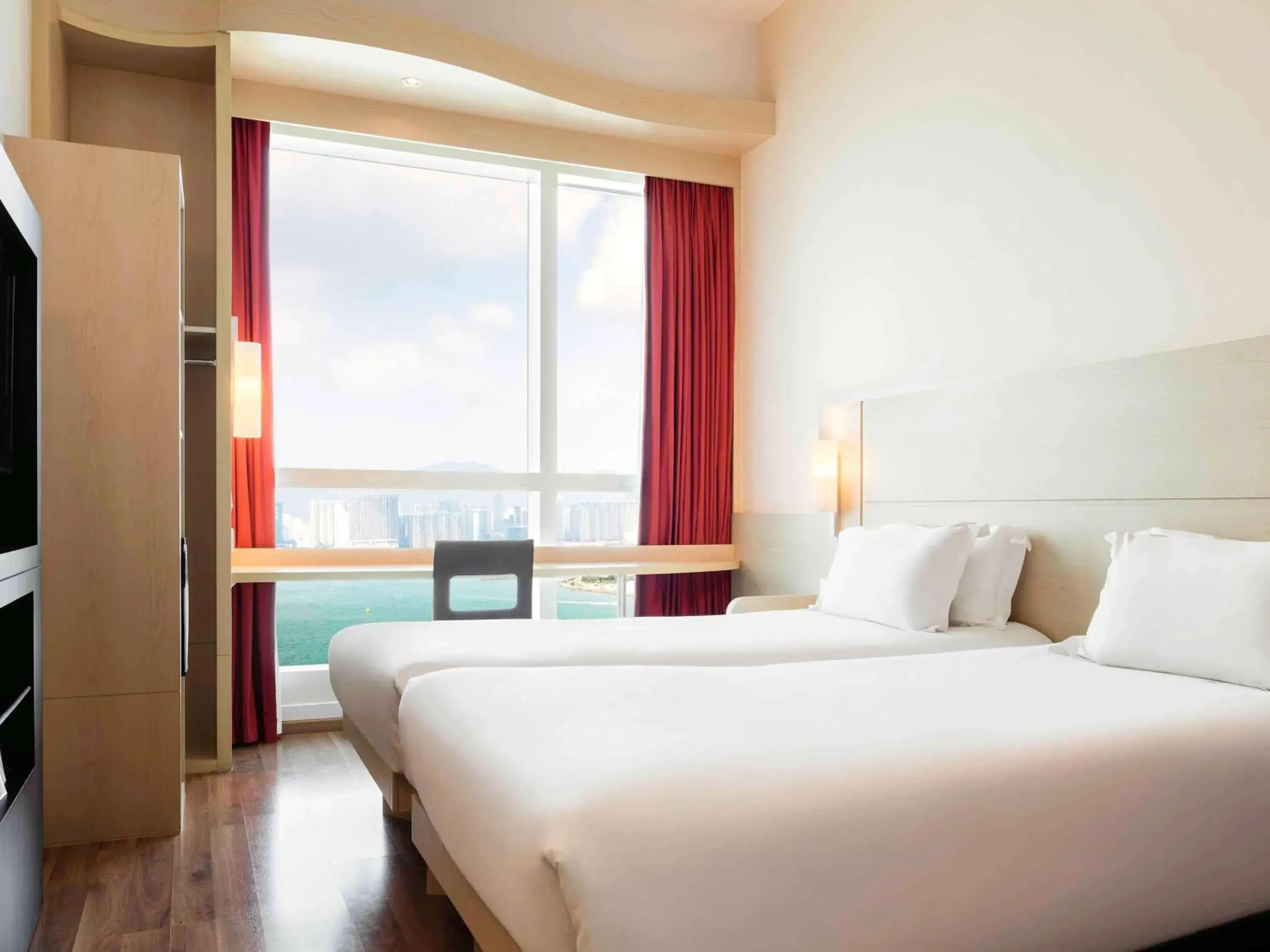 Bed in Ibis Hong Kong Central & Sheung Wan Bed in Ibis Hong Kong Central & Sheung Wan
