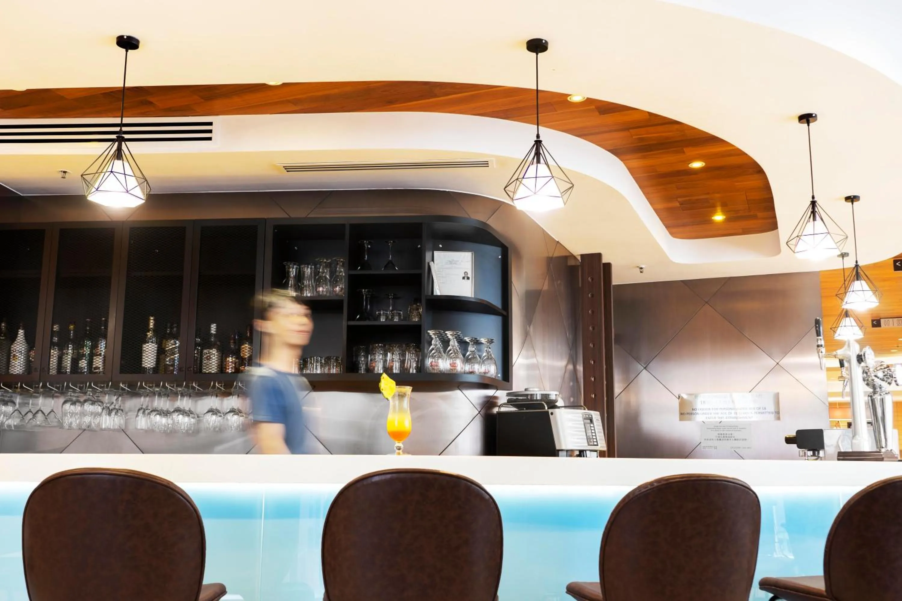 Restaurant/places to eat in Ibis Hong Kong Central & Sheung Wan