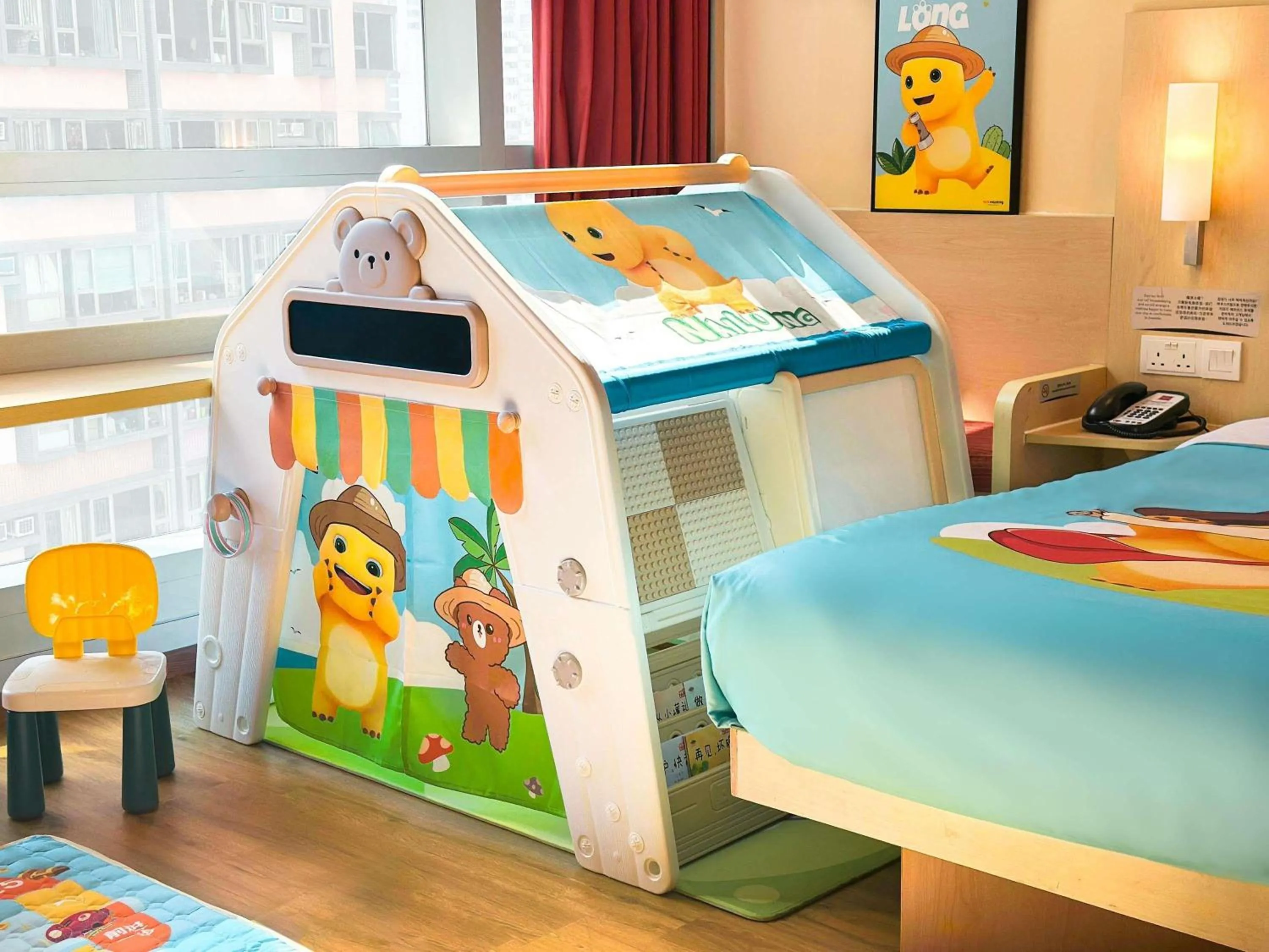 Bedroom, Bed in Ibis Hong Kong Central & Sheung Wan