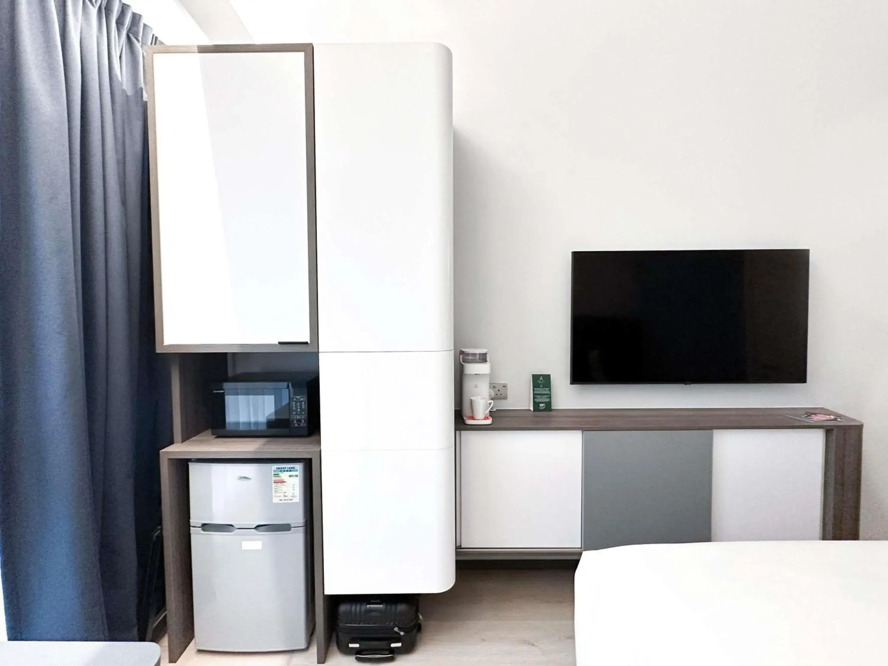 Bedroom, Bed in Ibis Hong Kong Central & Sheung Wan Bedroom, Bed in Ibis Hong Kong Central & Sheung Wan