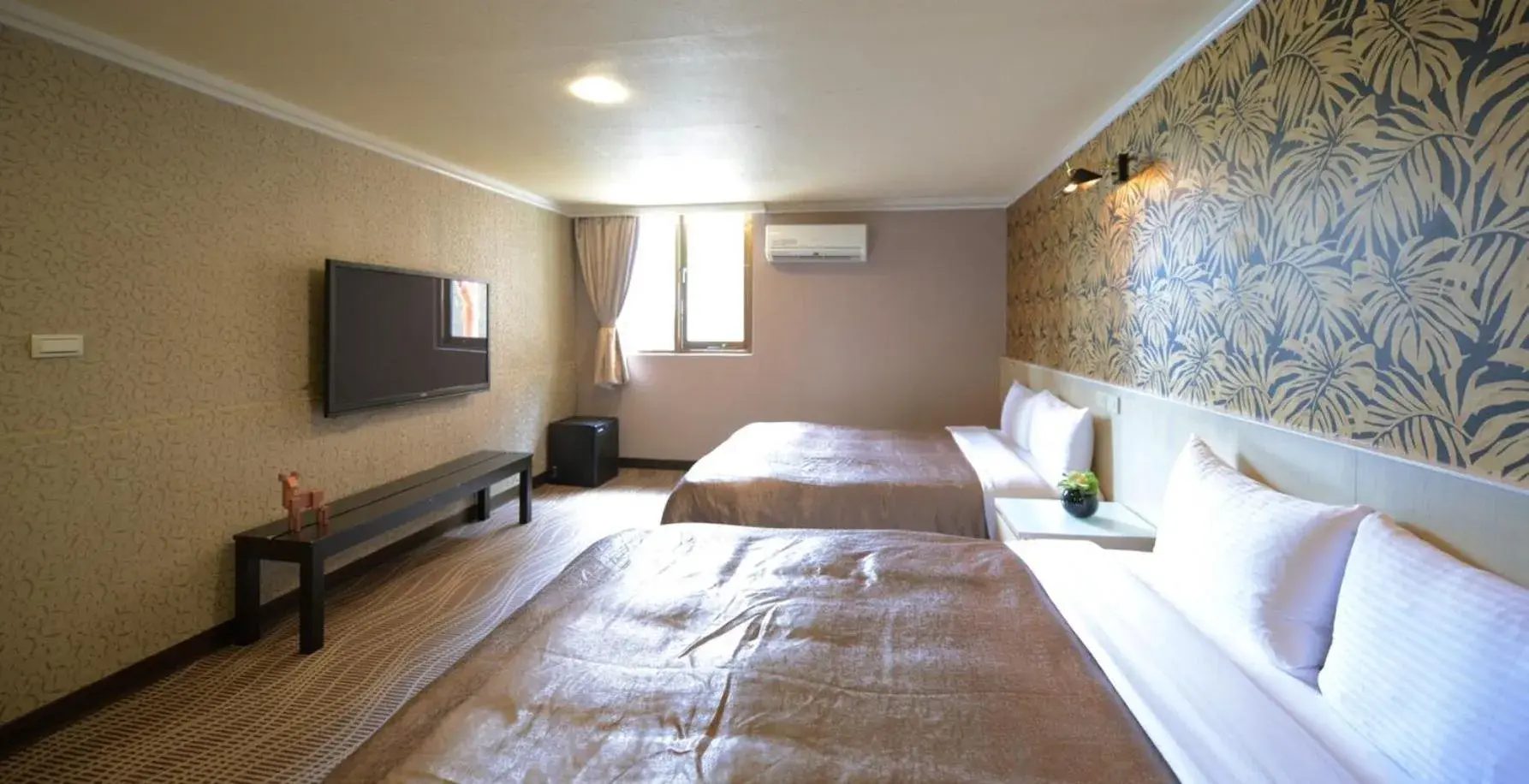 Deluxe Family Room in Ximen Hotel Deluxe Family Room in Ximen Hotel