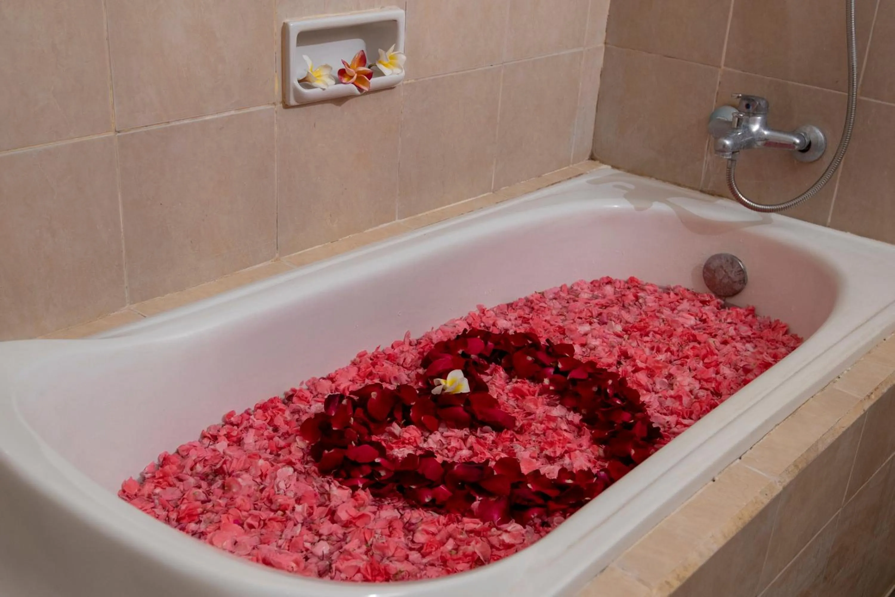 Bath in Suriwathi Hotel Legian