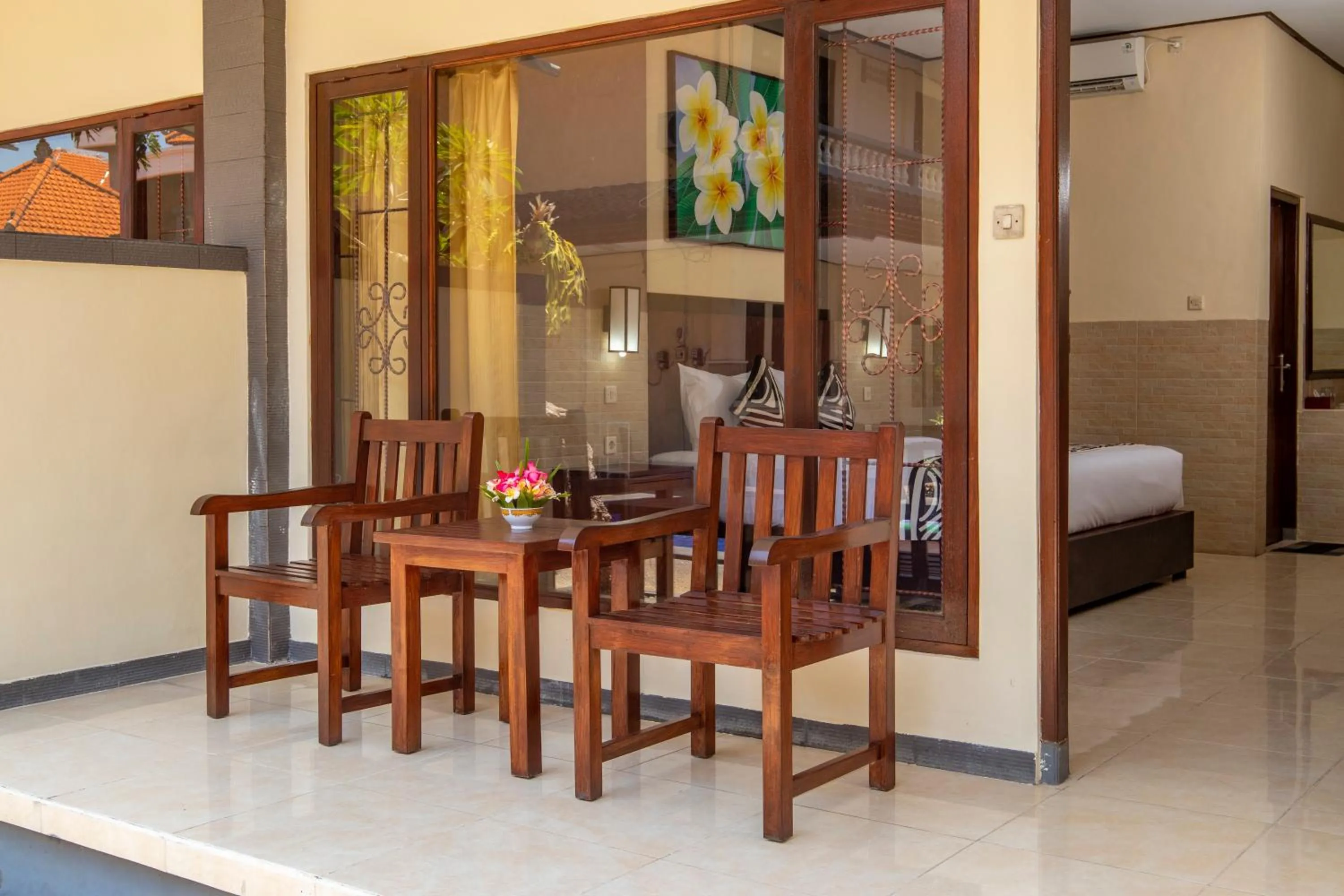 Seating area in Suriwathi Hotel Legian
