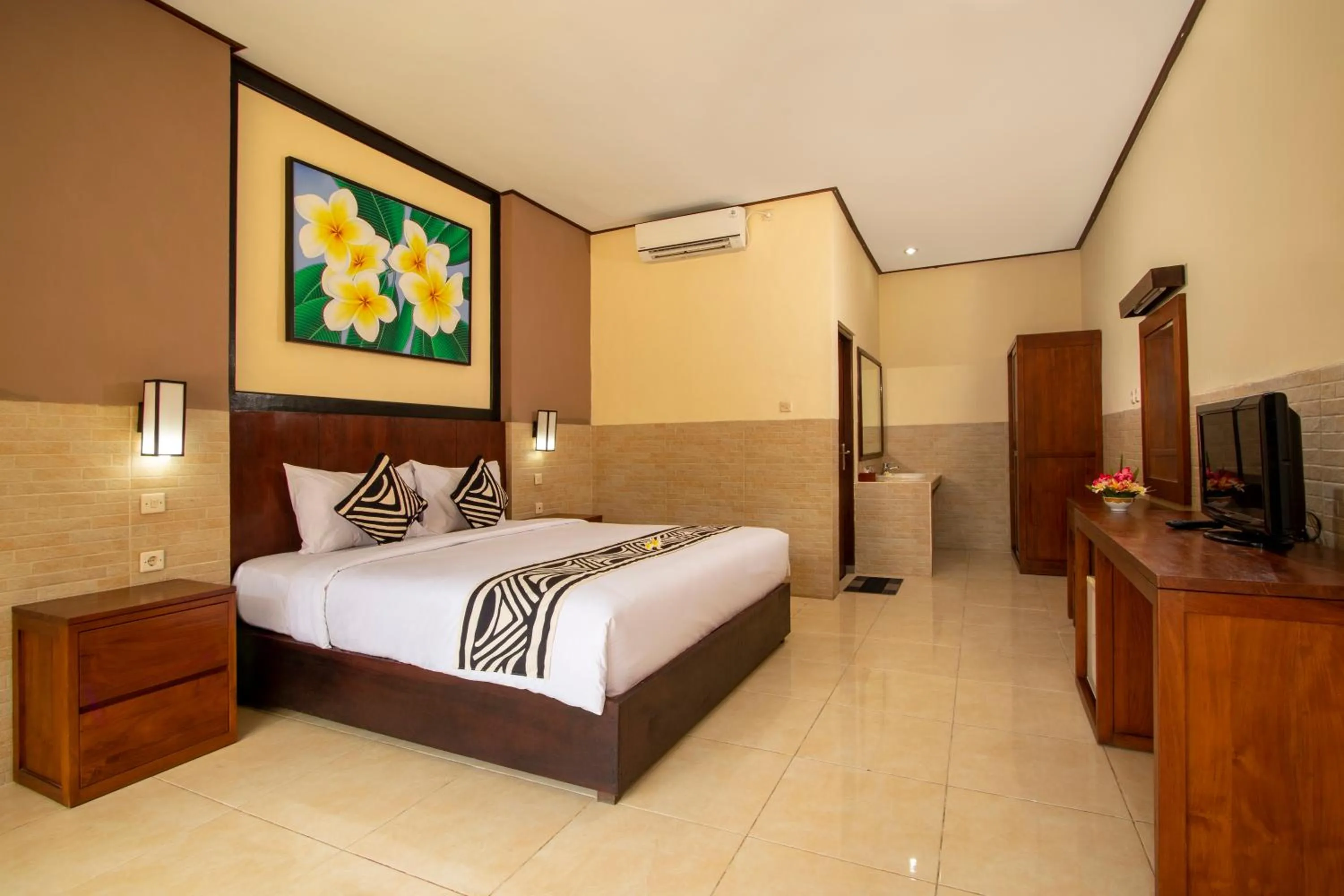 Bed in Suriwathi Hotel Legian