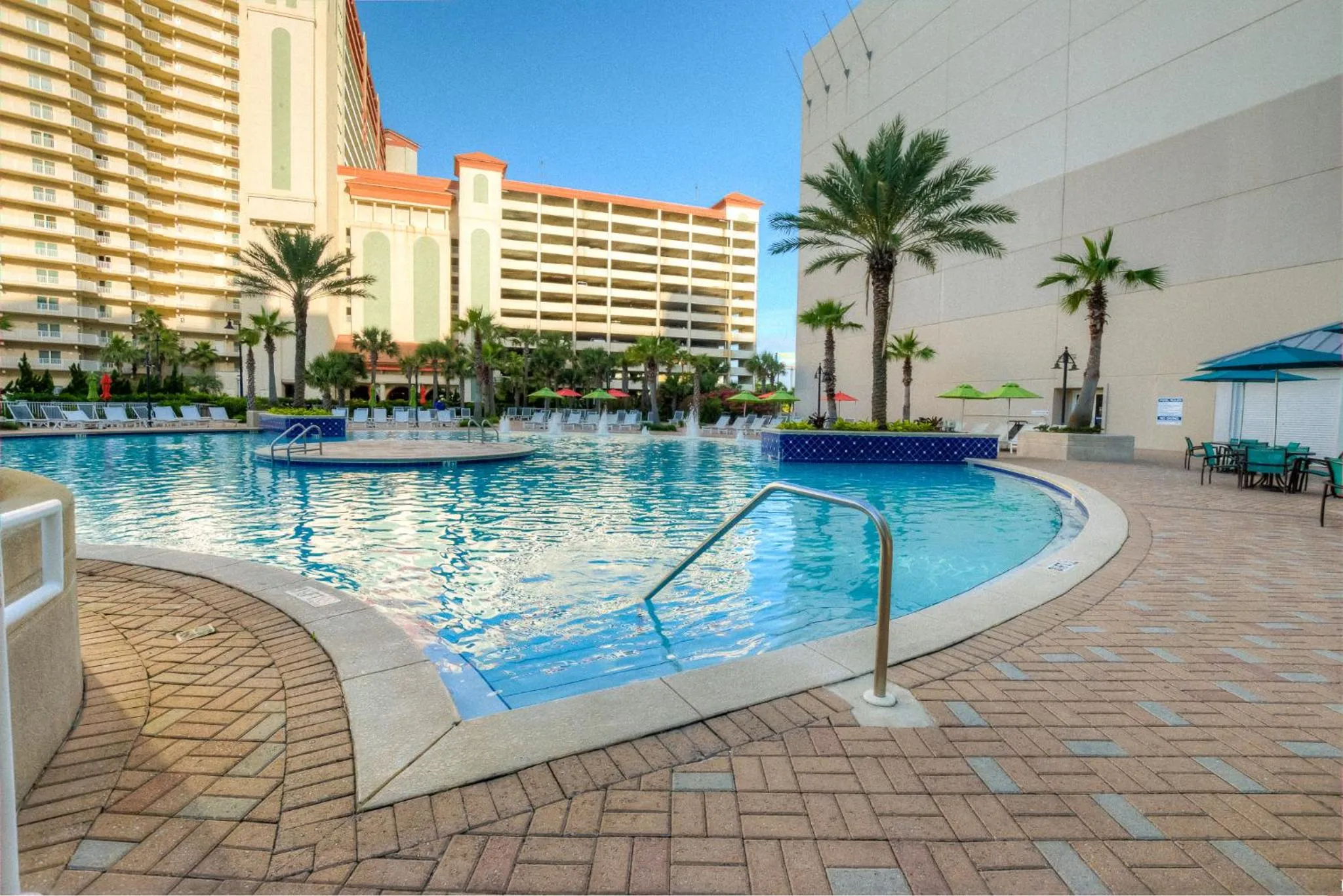 Laketown Wharf 1035 By Aneliya