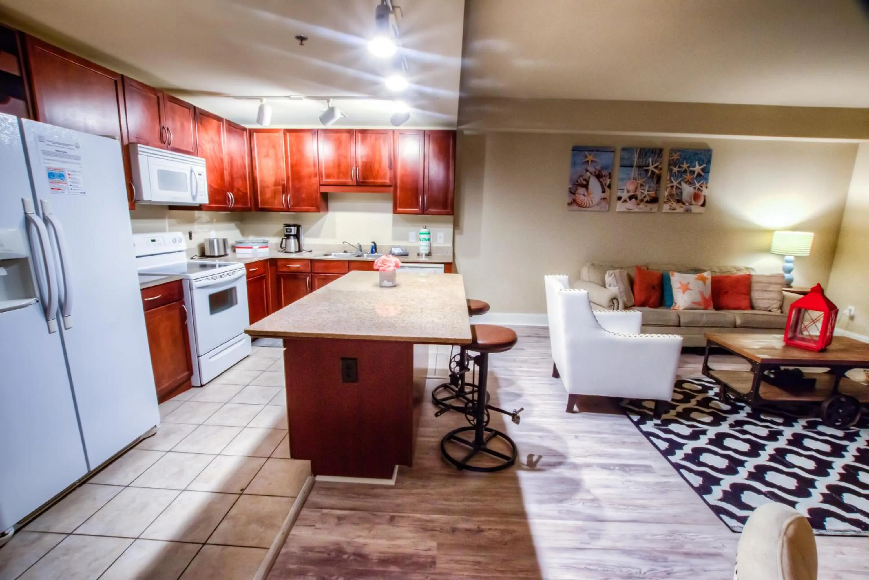 Laketown Wharf 1035 By Aneliya