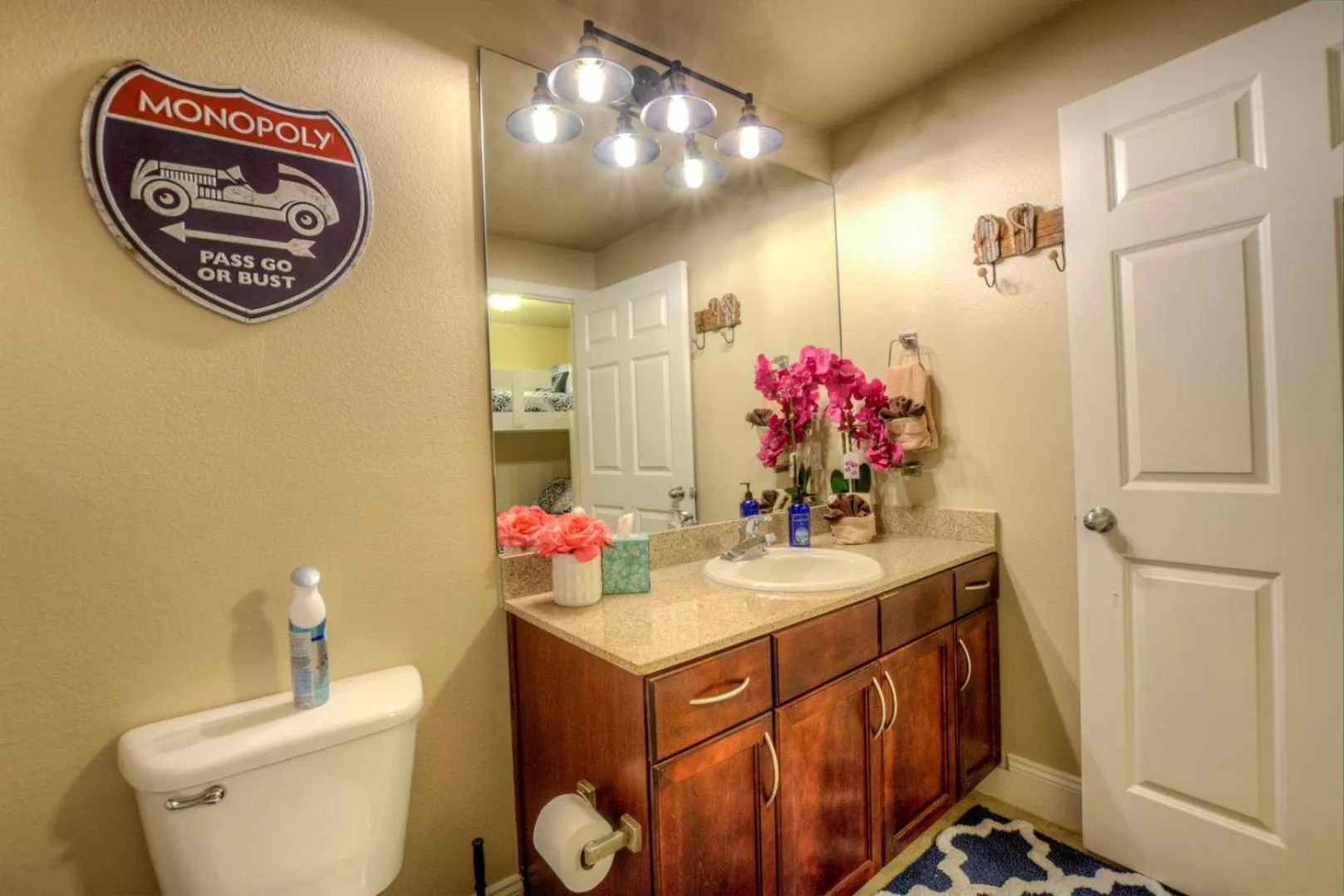 Laketown Wharf 1035 By Aneliya