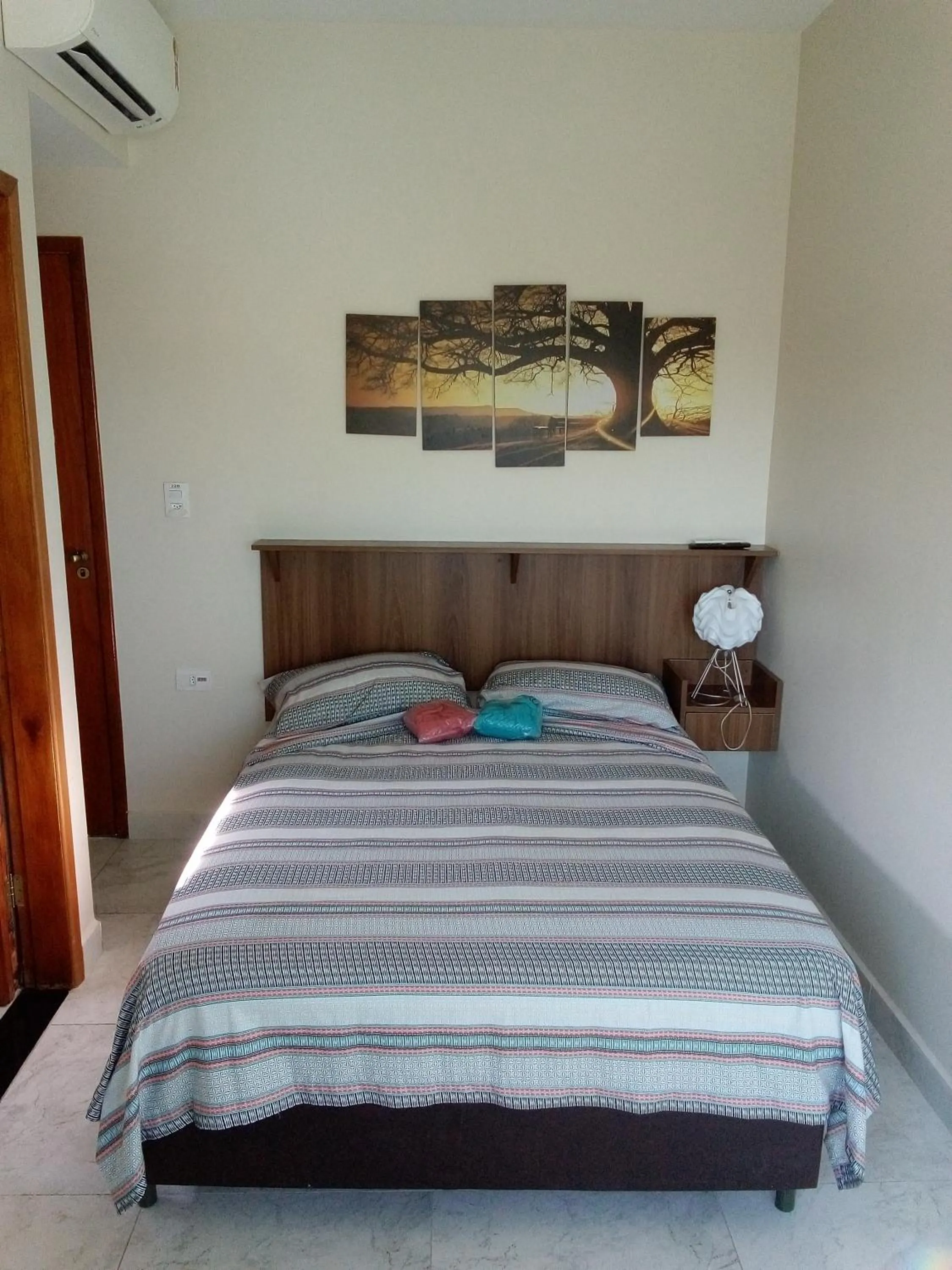 Bedroom, Bed in Pousada Reis Guarujá