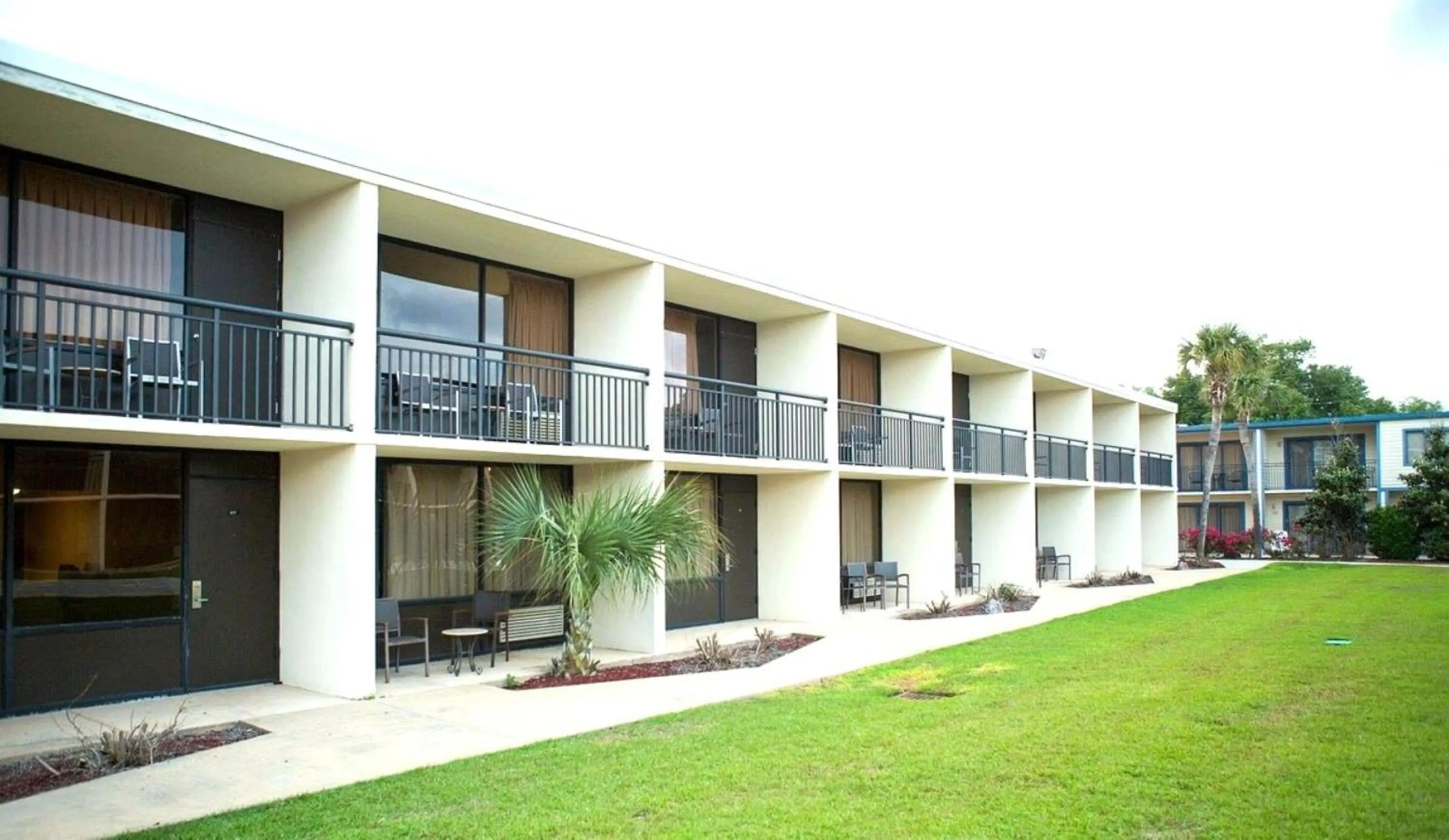 Property building in Royal Holiday Beach Resort