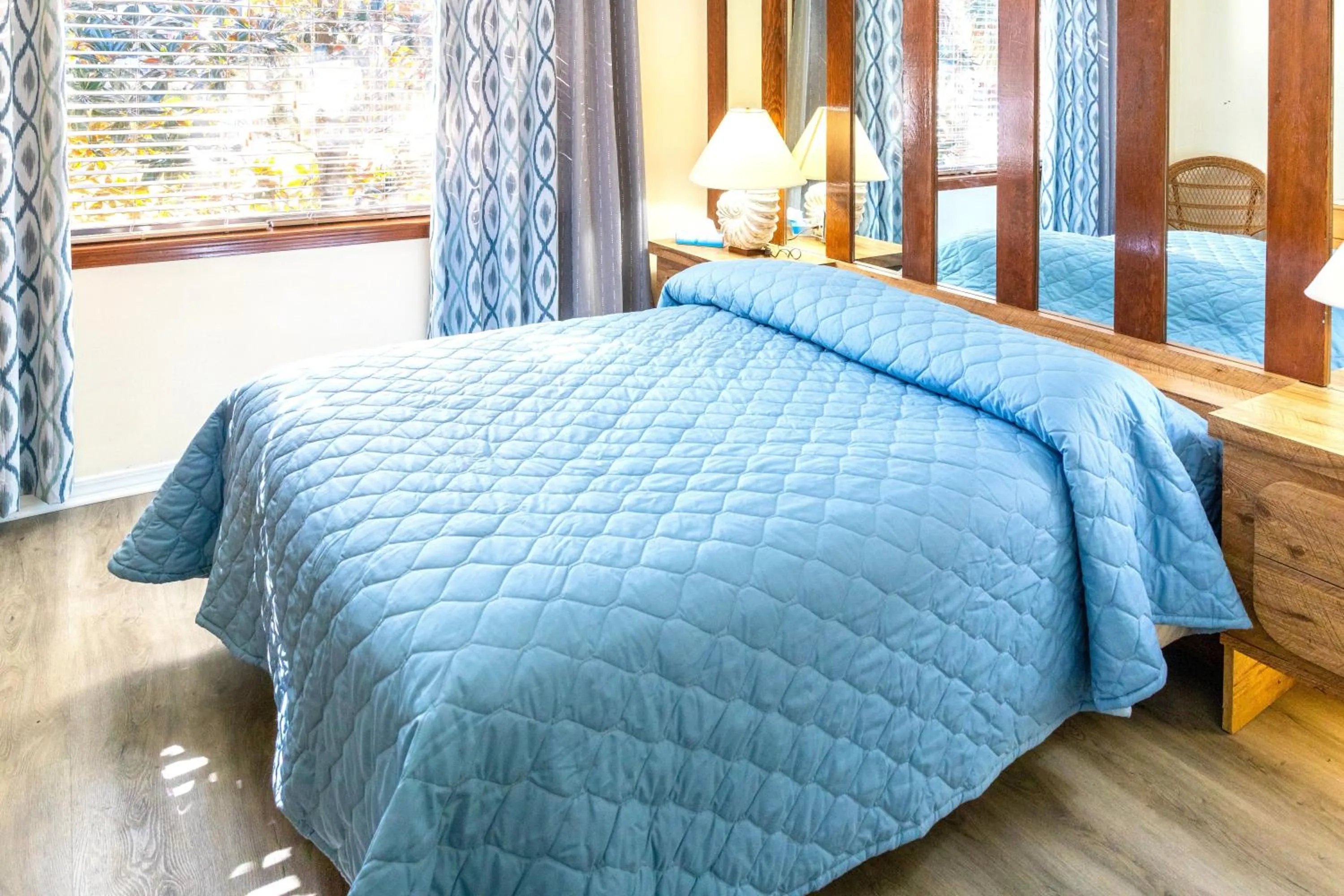 Bed in Royal Holiday Beach Resort