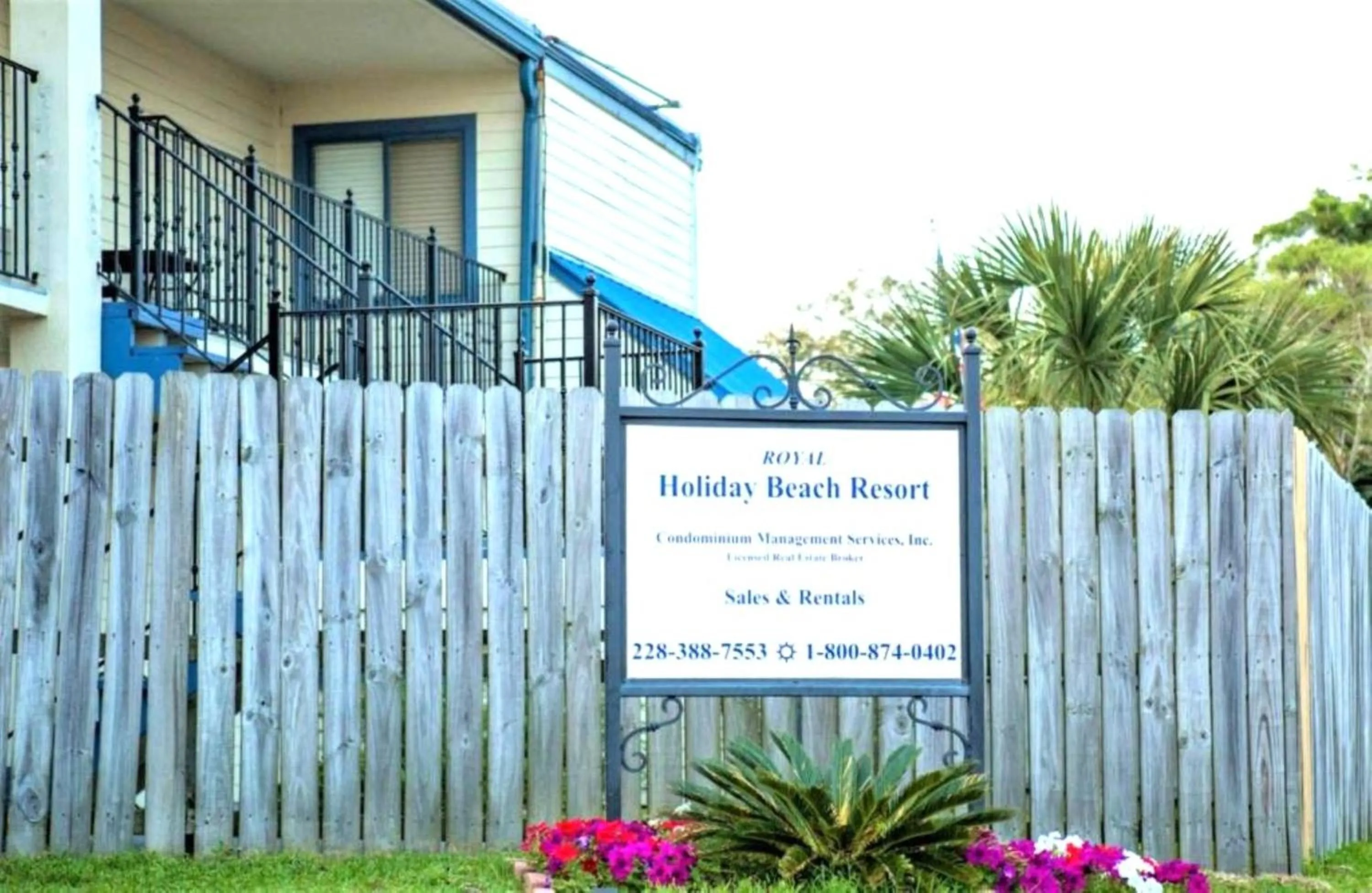 Property building in Royal Holiday Beach Resort