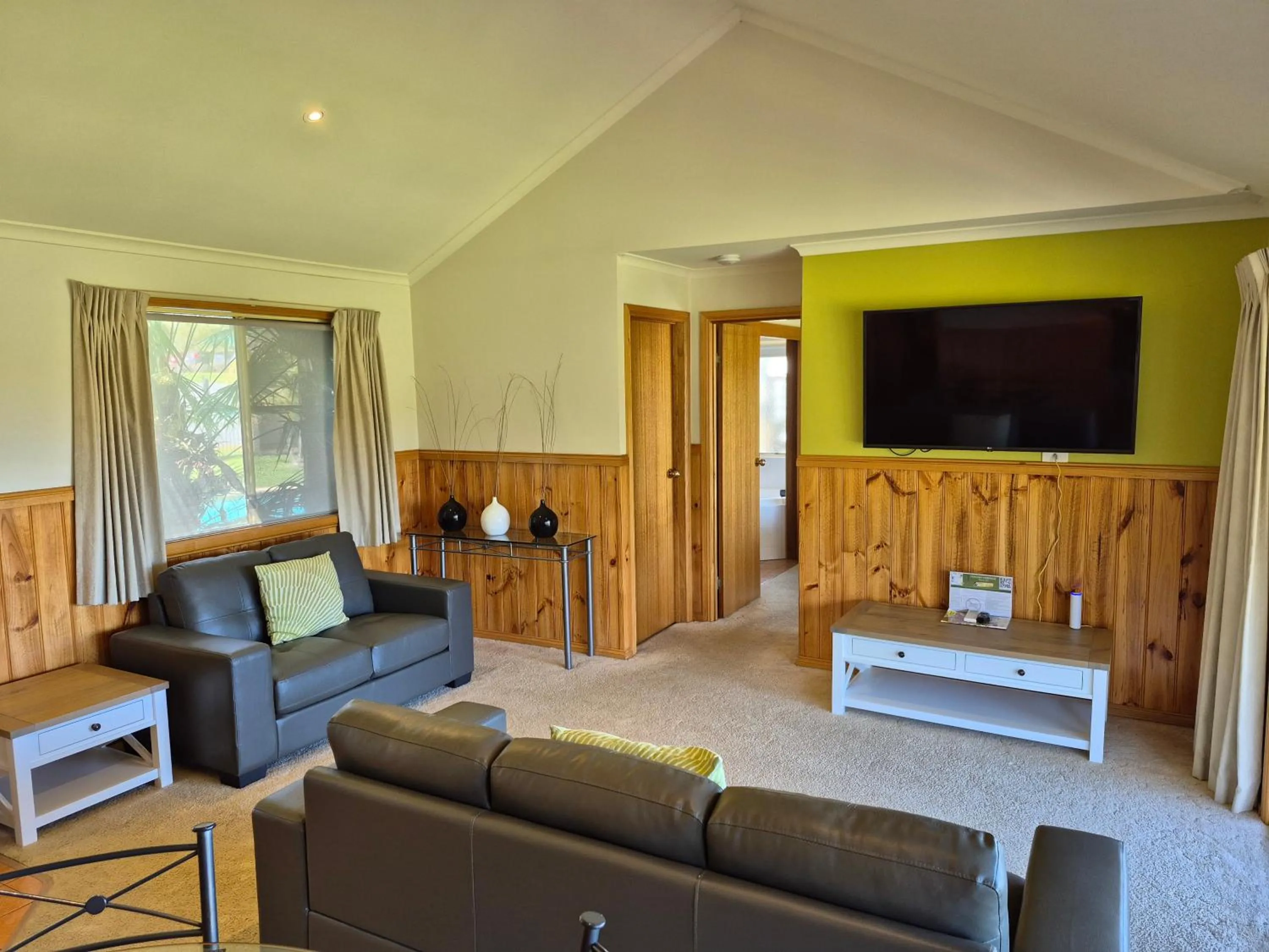 TV and multimedia in Golden Heritage Accommodation