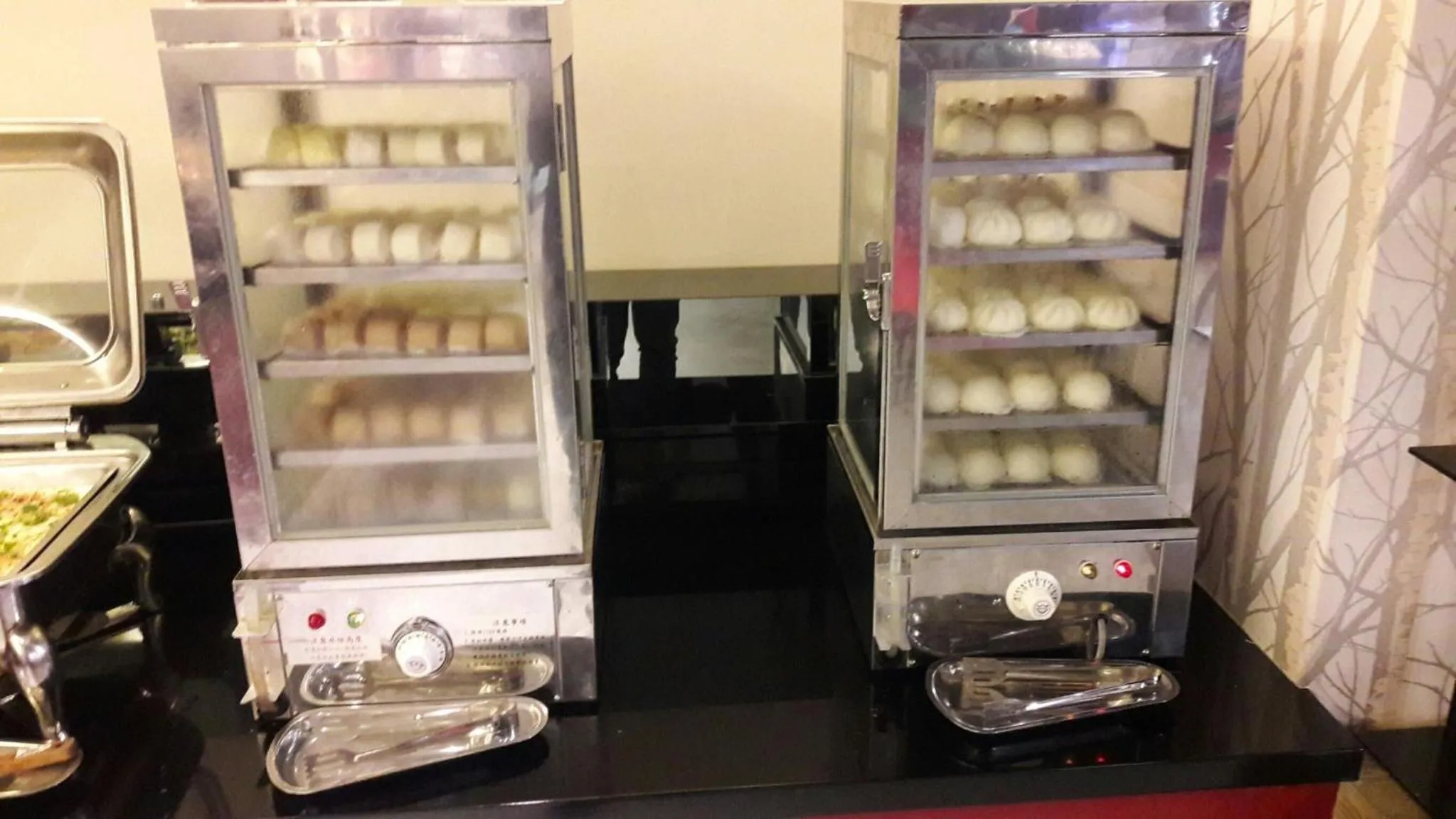 Buffet breakfast in Dengfeng Milan Business Hotel