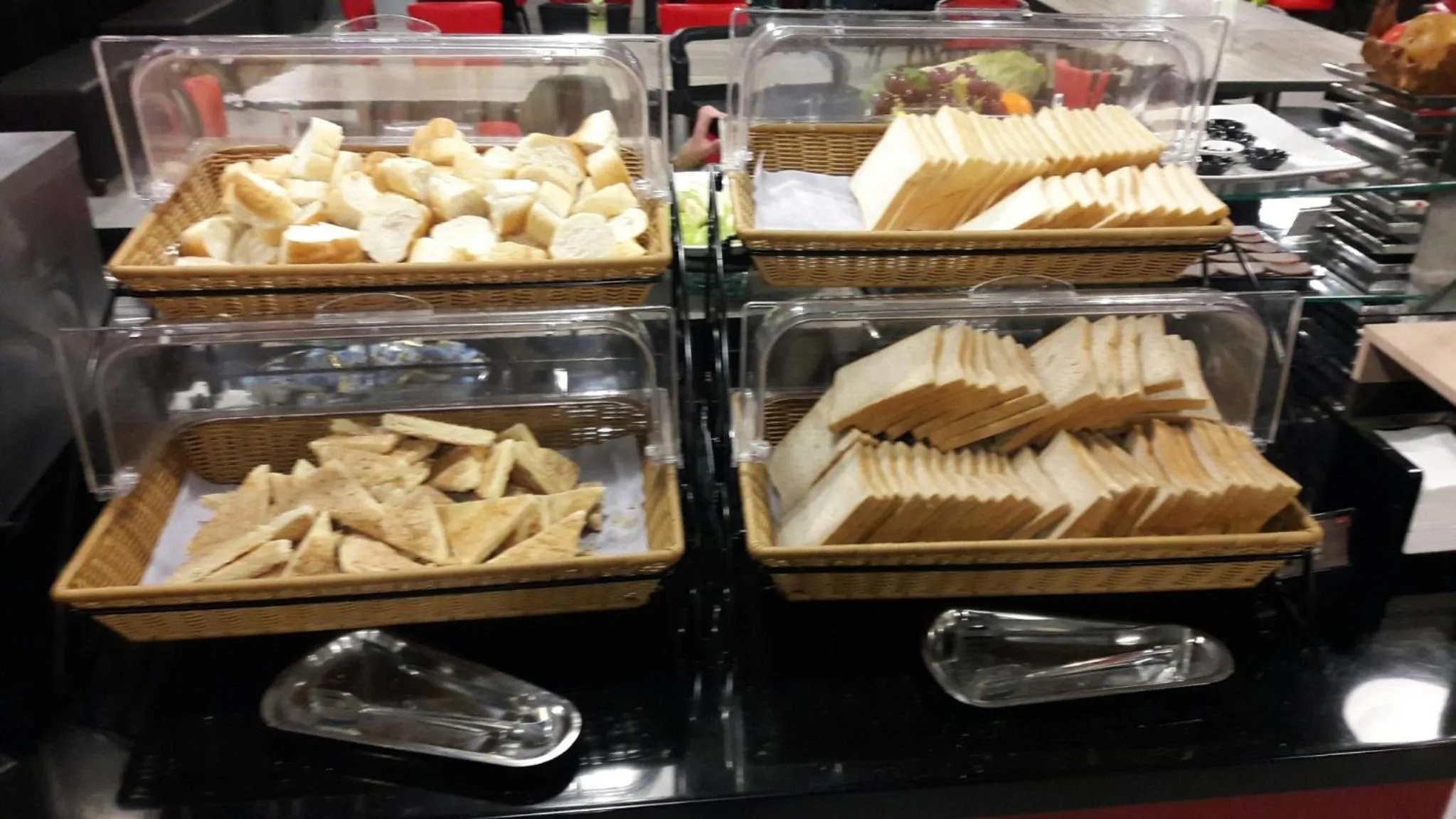 Buffet breakfast in Dengfeng Milan Business Hotel