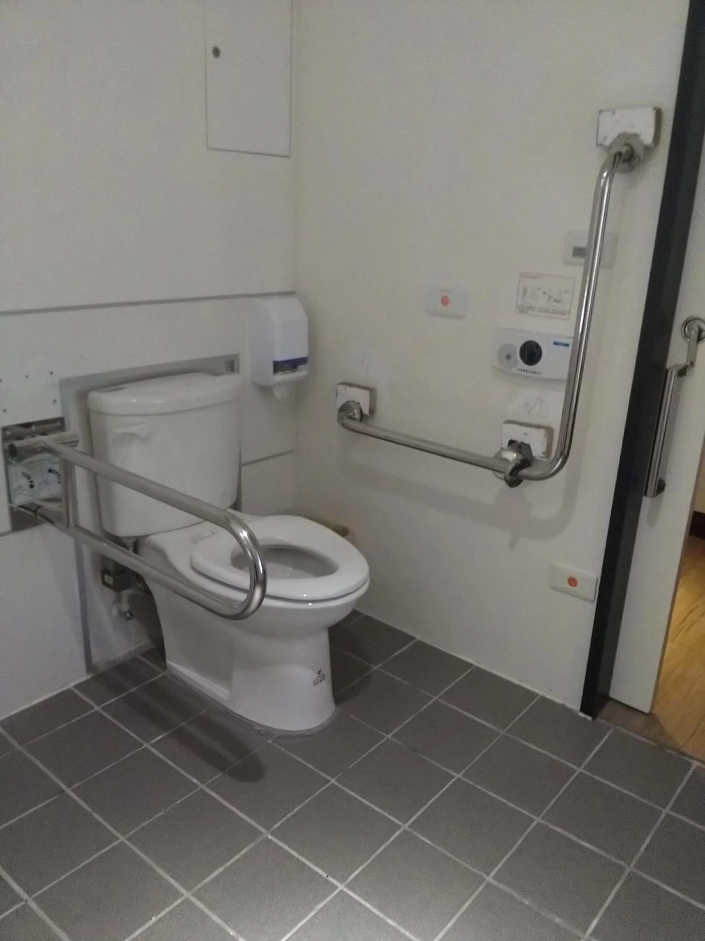 Dengfeng Milan Business Hotel