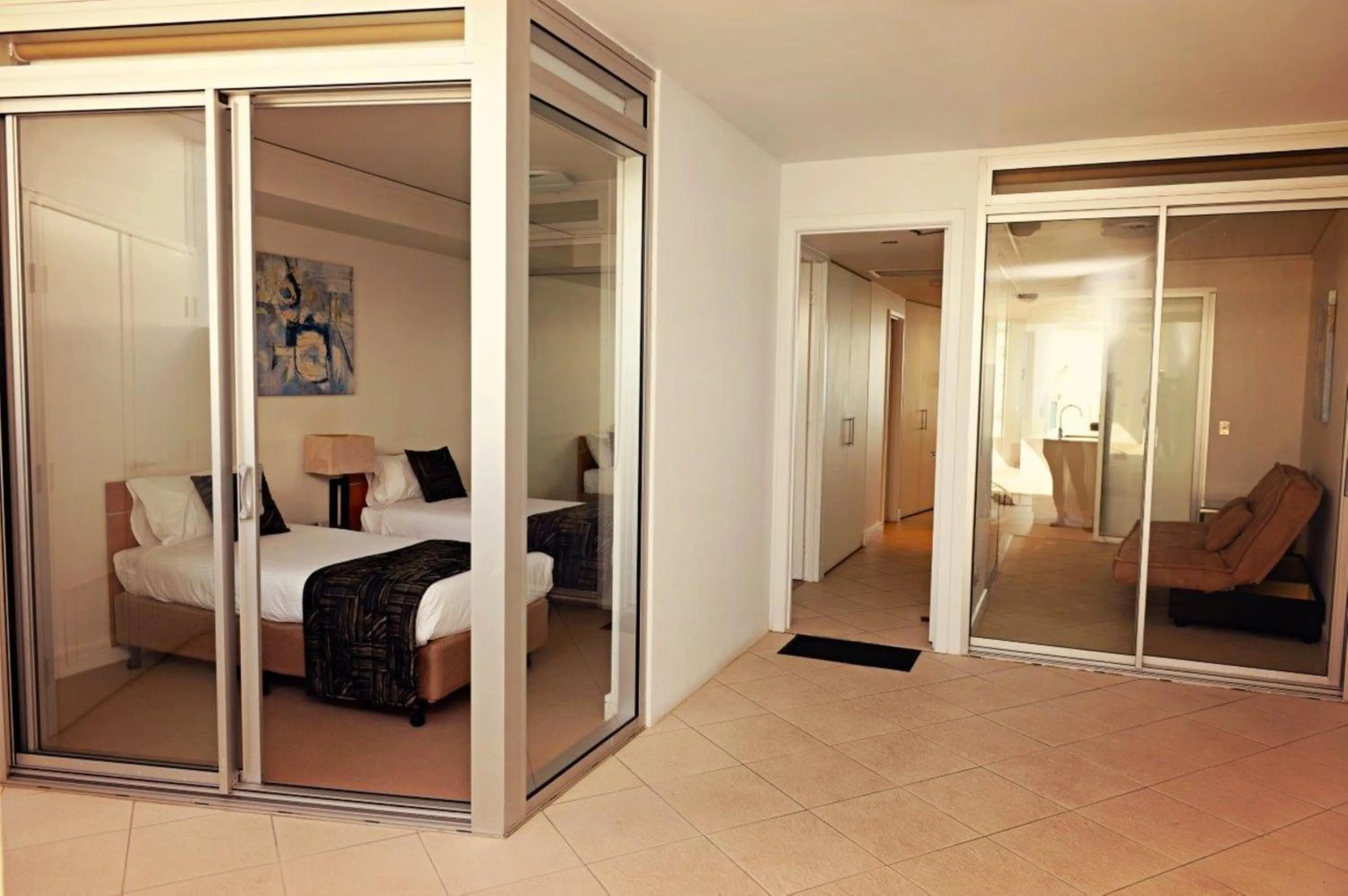 Photo of the whole room, Bed in Manta Bargara