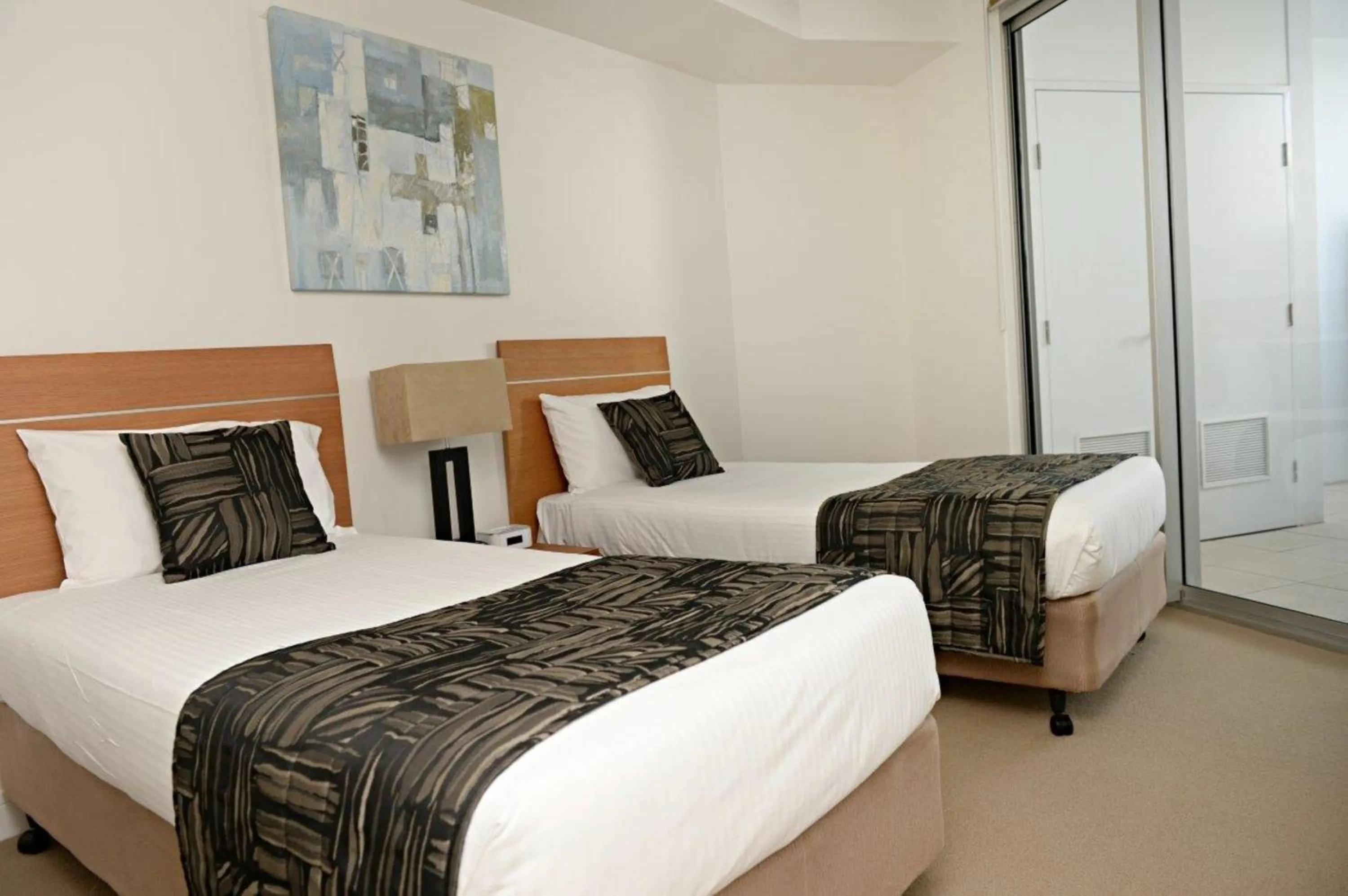 Photo of the whole room, Bed in Manta Bargara